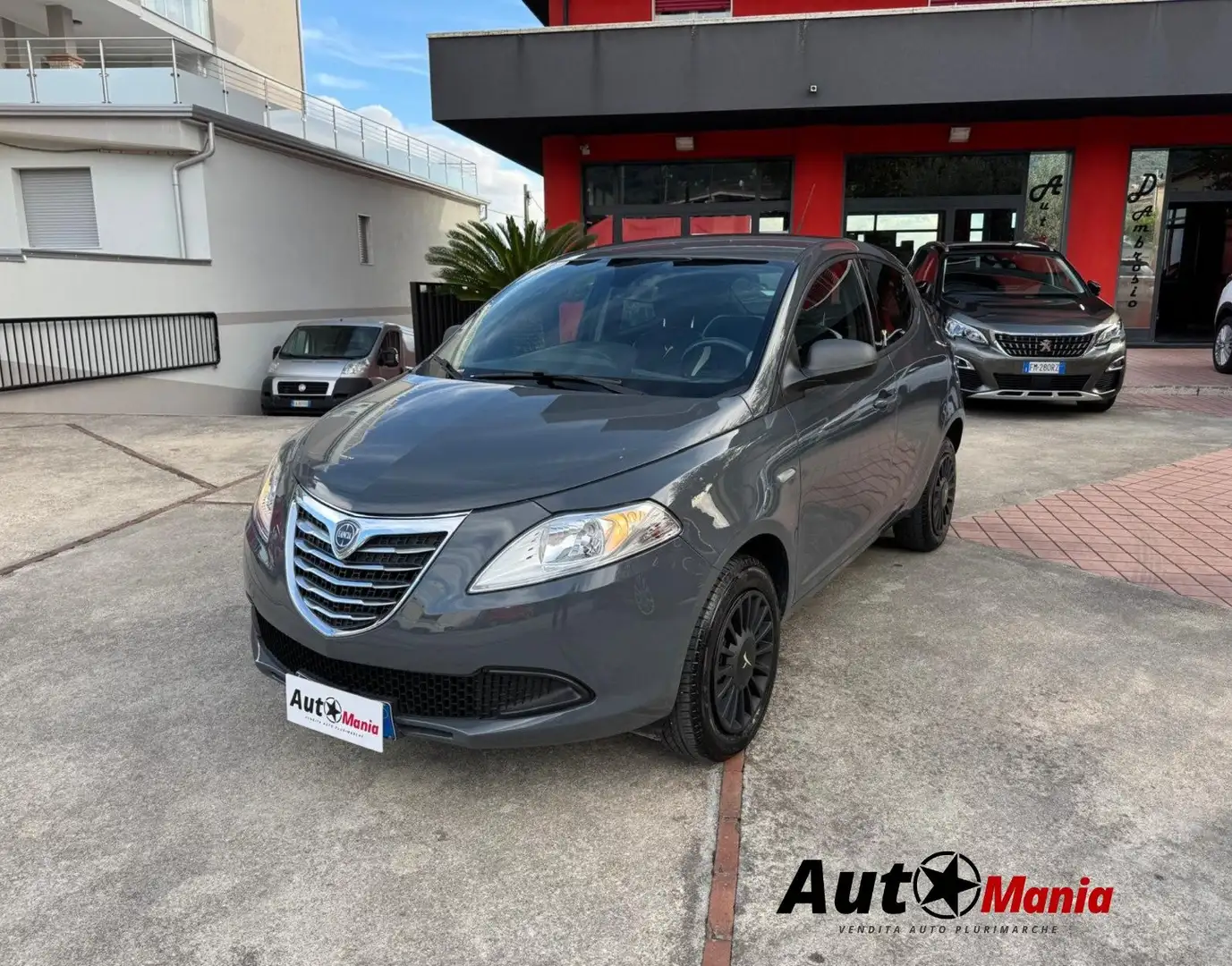 Lancia Ypsilon Ypsilon 0.9 t.air Elefantino ecochic metano 80cvE6 Gris - 1