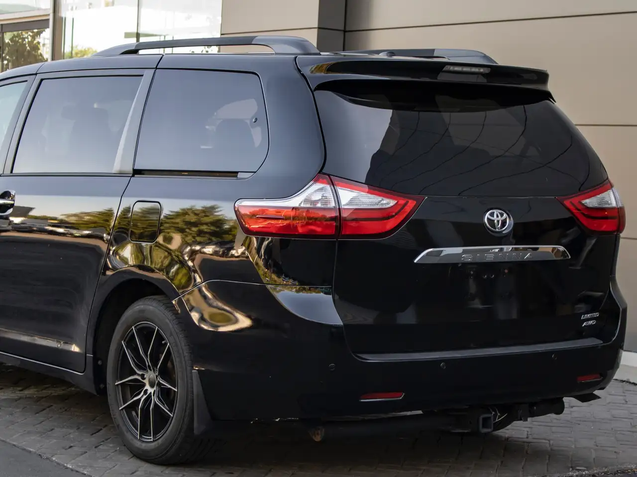 Toyota Sienna снимка Toyota Sienna