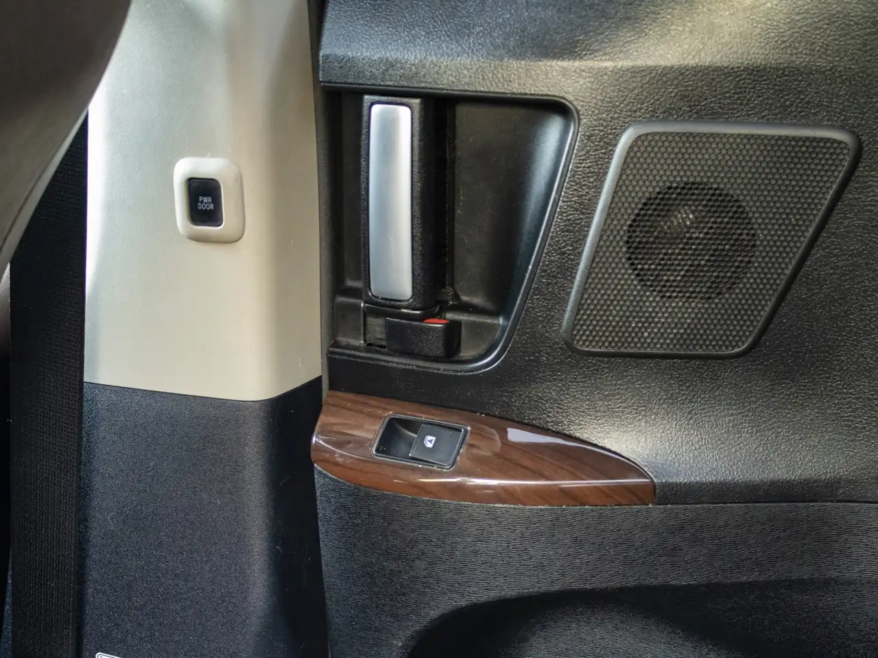 Toyota Sienna снимка Toyota Sienna