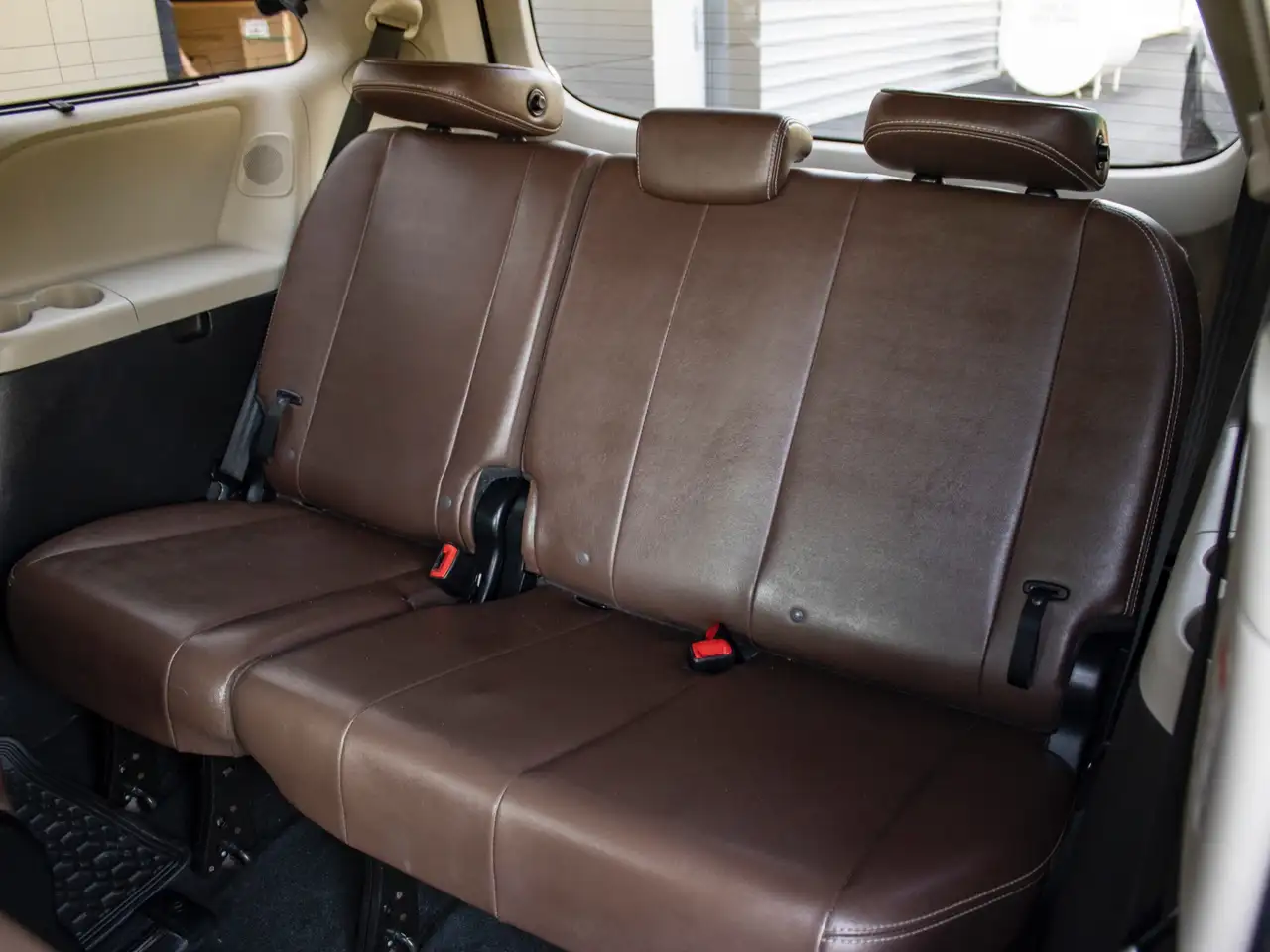 Toyota Sienna снимка Toyota Sienna
