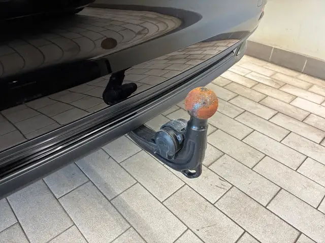 Audi A6 Avant view 12