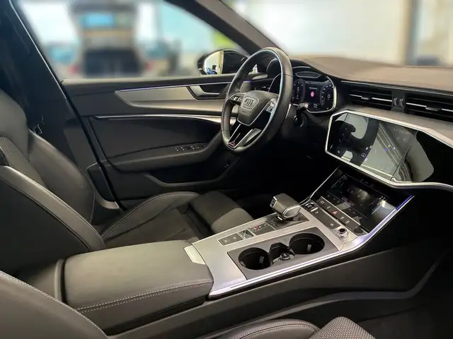 Audi A6 Avant view 13