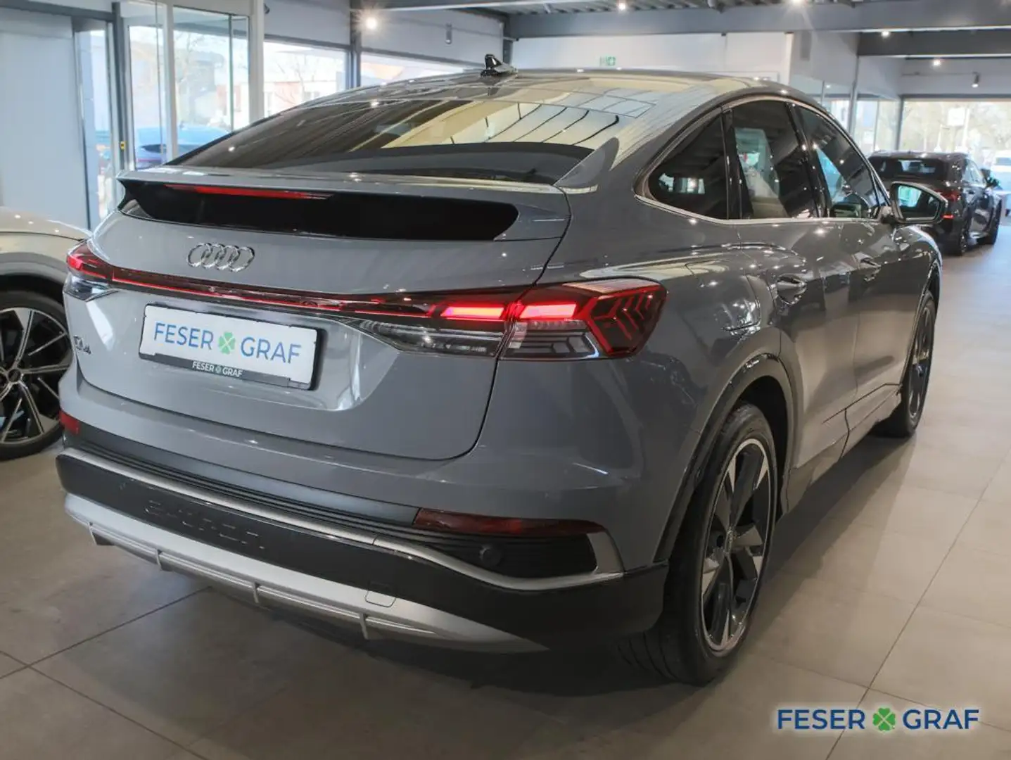 Audi Q4 e-tron Sportback 35 S line Ext. Navi Sitzh. Grau - 2