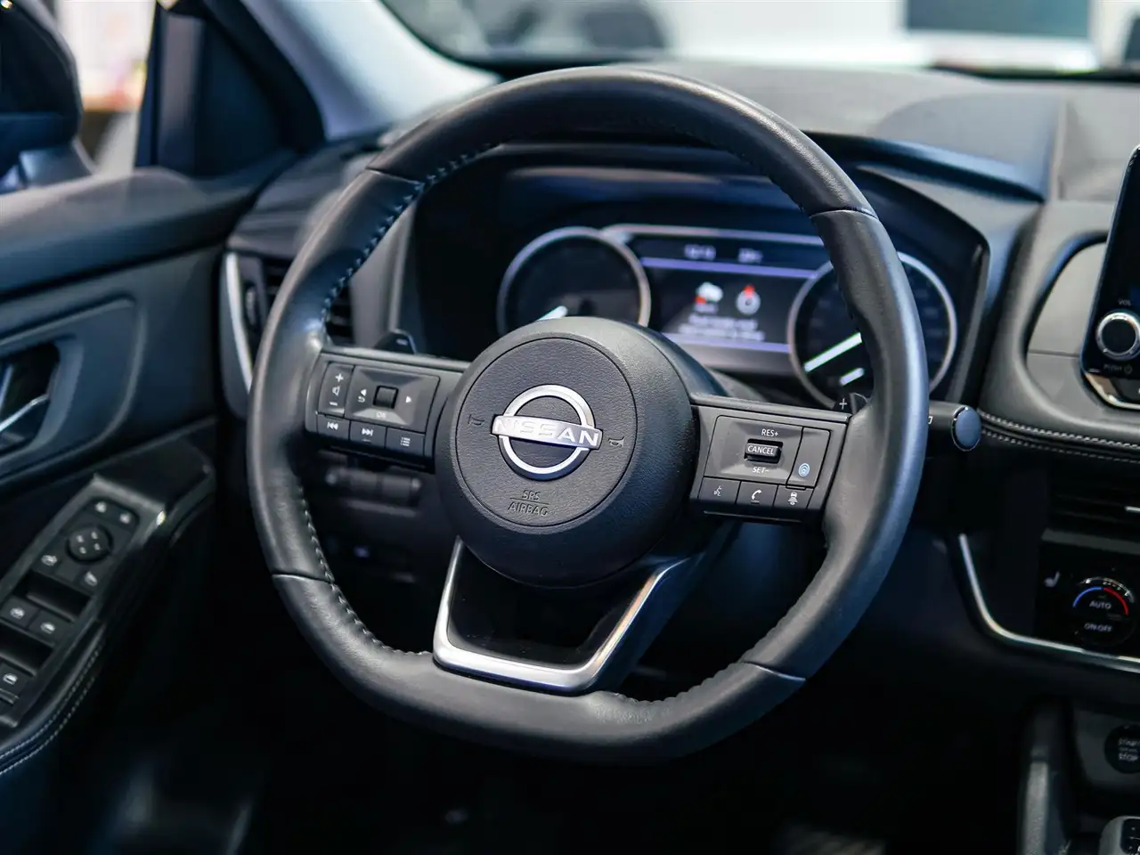 Nissan Rogue fotografie Nissan Rogue
