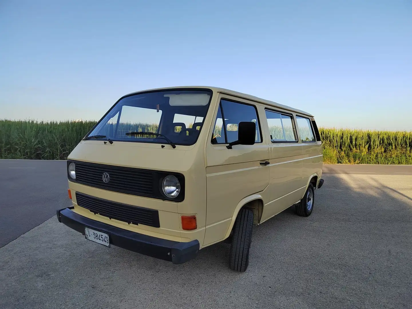 Volkswagen T3 Caravelle Pulmino 9 posti Бежевый  - 2