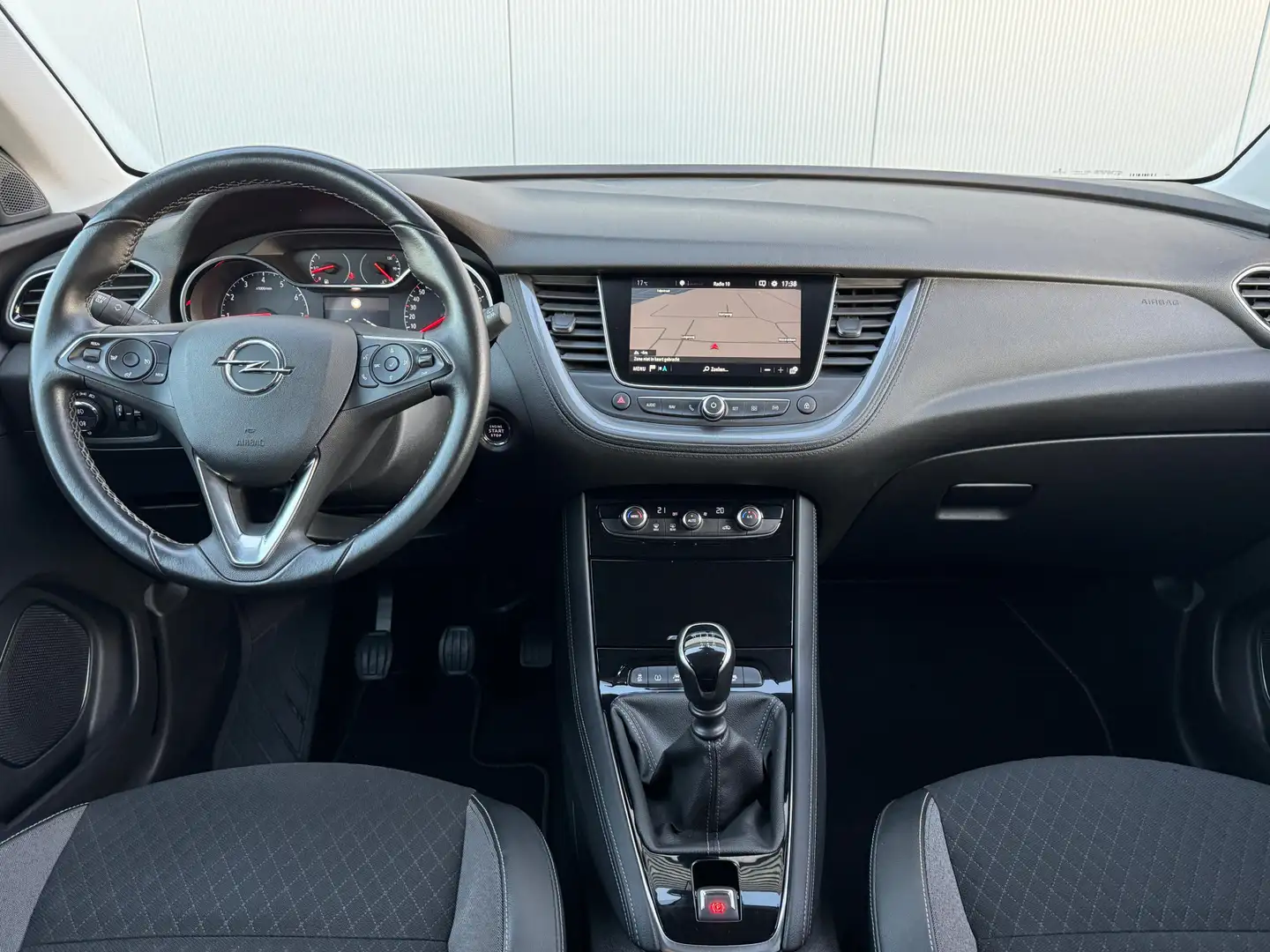 Opel Grandland X 1.2 Turbo Innovation Carplay/18inch. Gris - 2