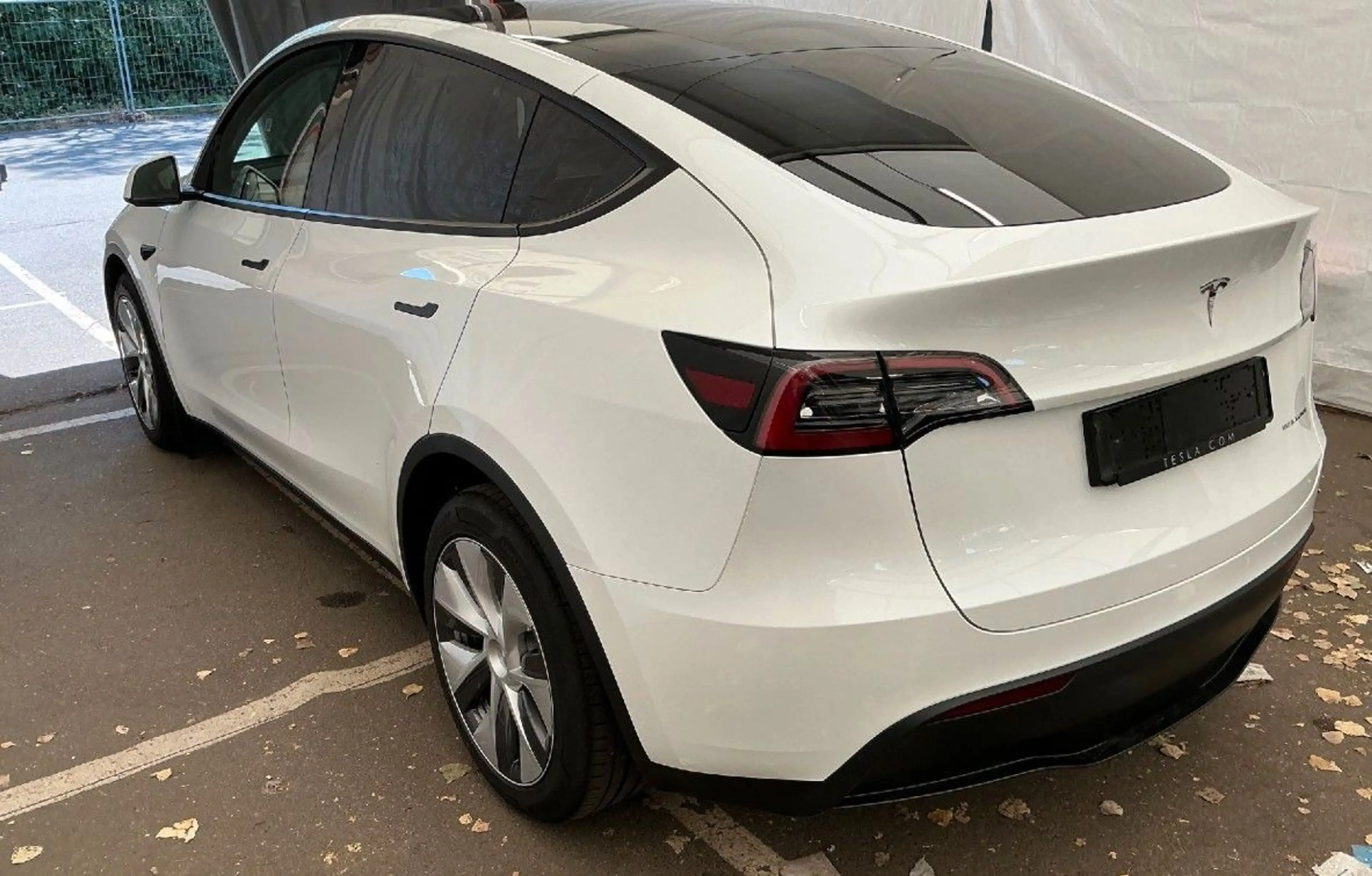 Tesla Model Y Long Range Dual Motor AWD LED Navi WP — photo 4