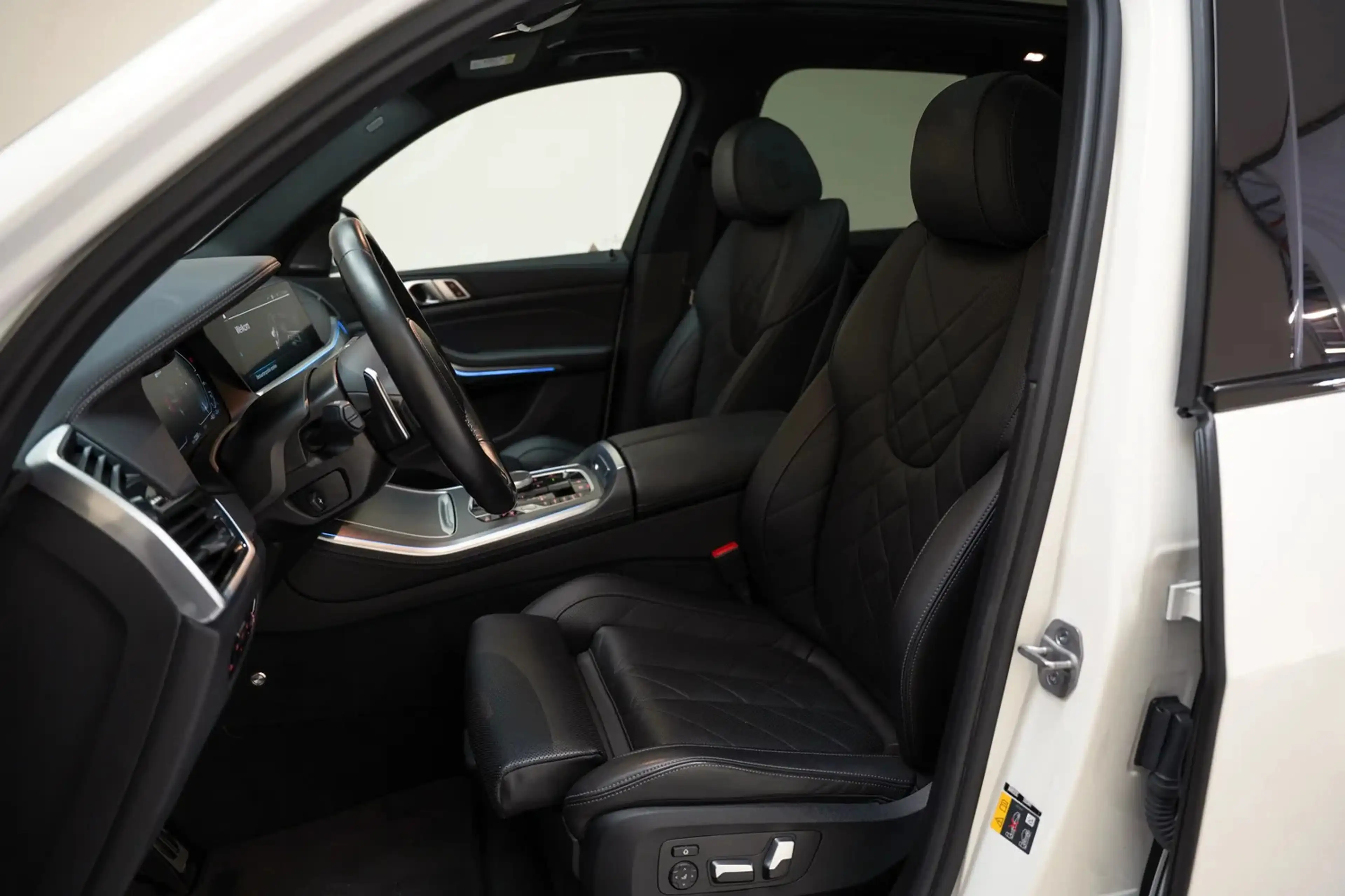 BMW X5 xDrive45e M Sport High Executive [ Panorama Trekha — photo 14