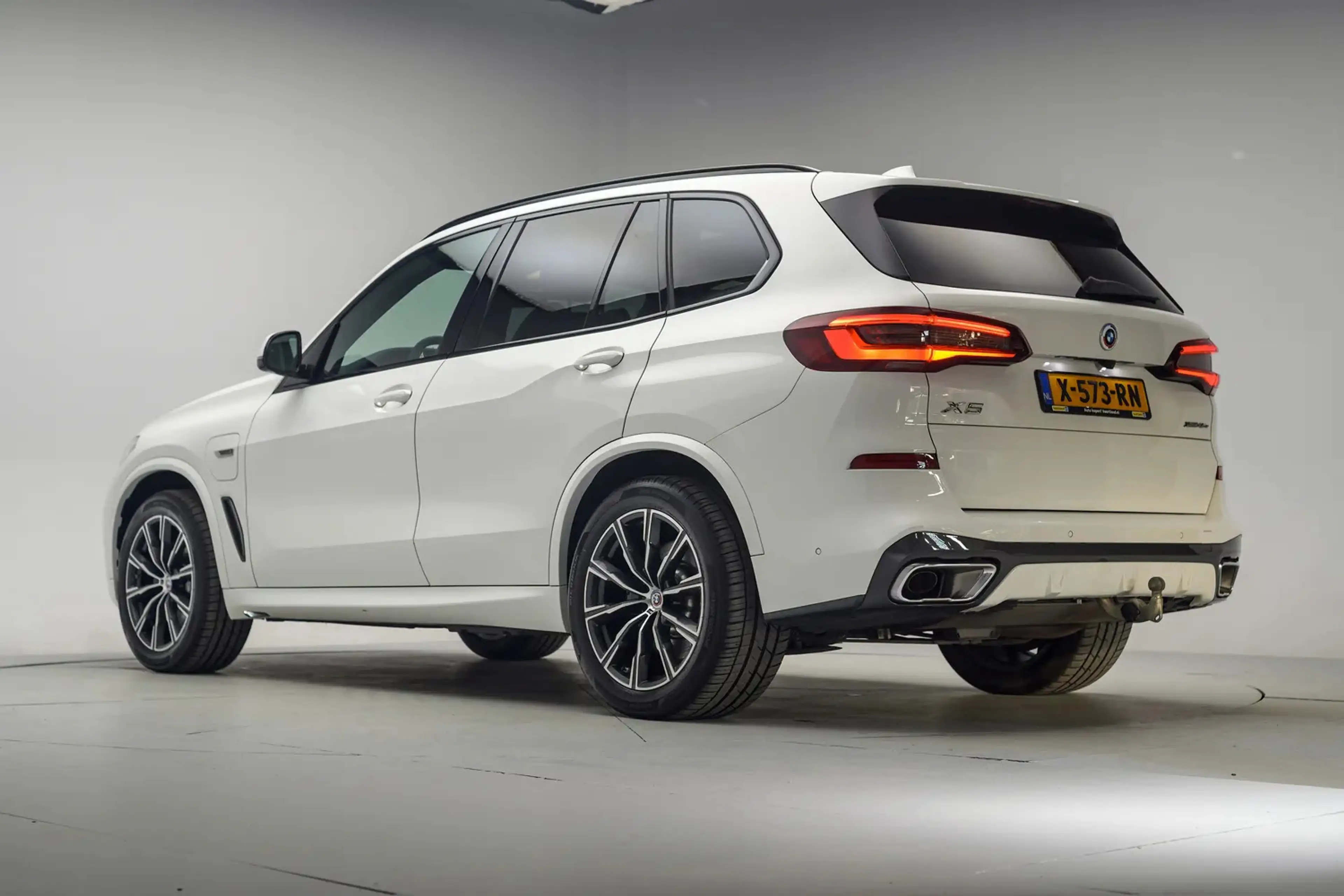 BMW X5 xDrive45e M Sport High Executive [ Panorama Trekha — photo 3