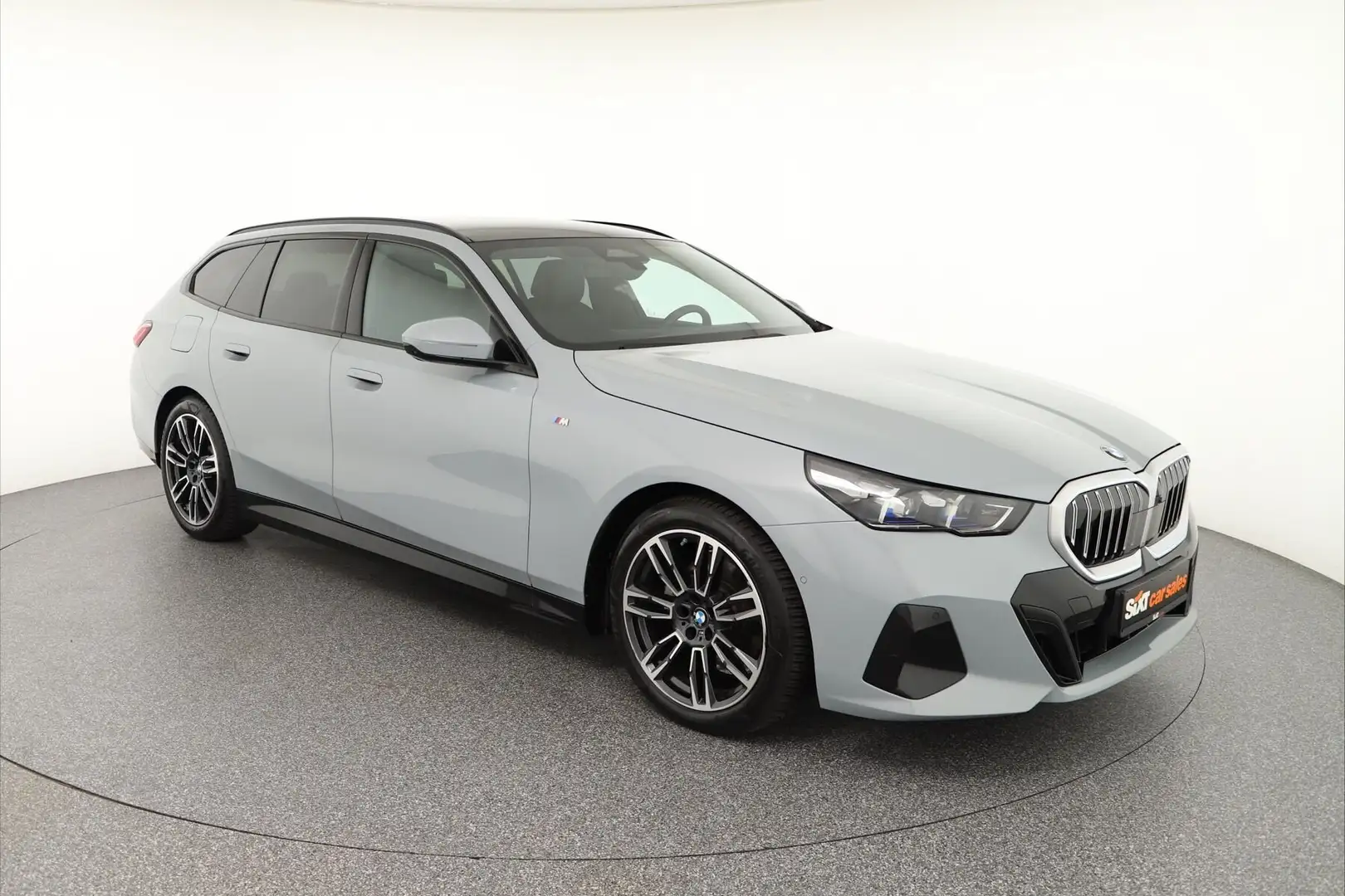 BMW 520 d xDr. M Sport Lüft|ACC|PAN|PAs+360|4xSHZ|AHK Grau - 1