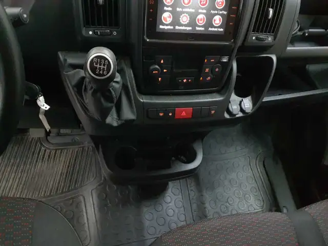Opel Movano view 10
