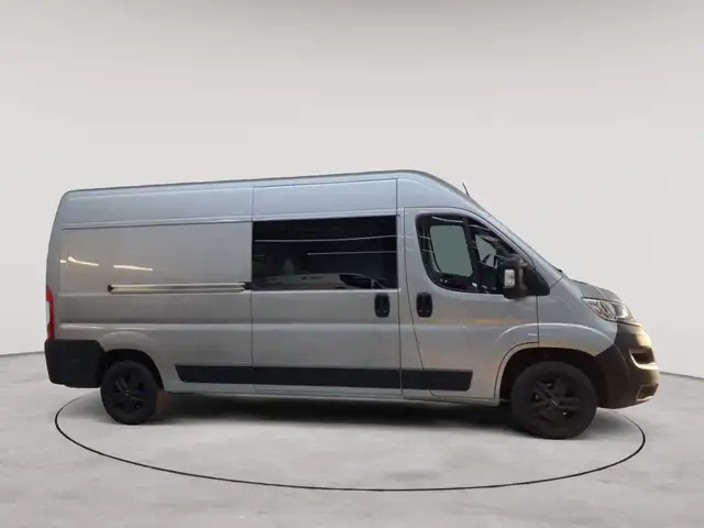 Opel Movano view 3