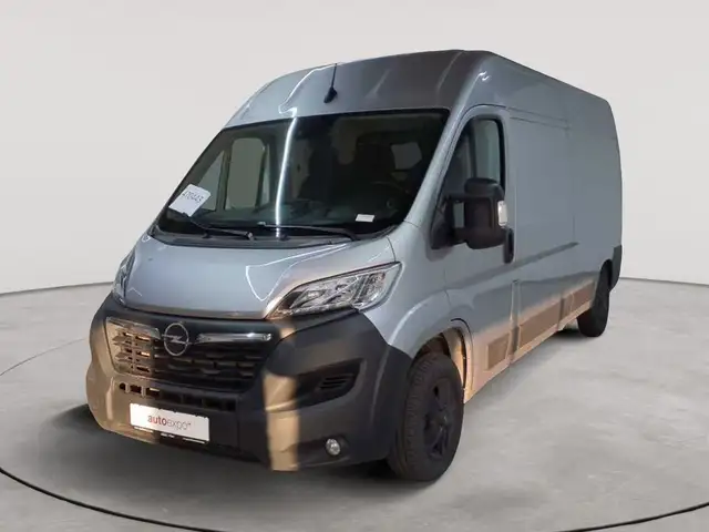Opel Movano view 2