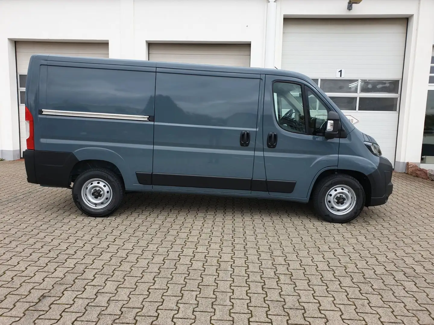 Citroen Jumper Kasten 35 L2H1 BlueHDi 140 Automatik Grau - 2