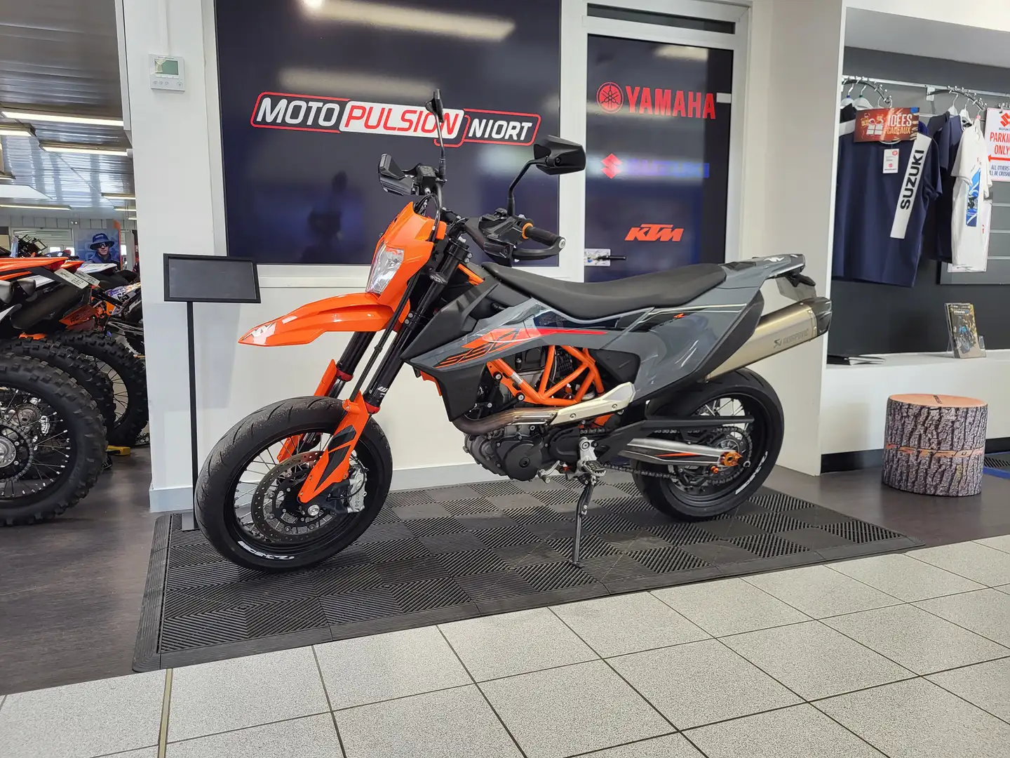 KTM 690 SMC R Gris - 1