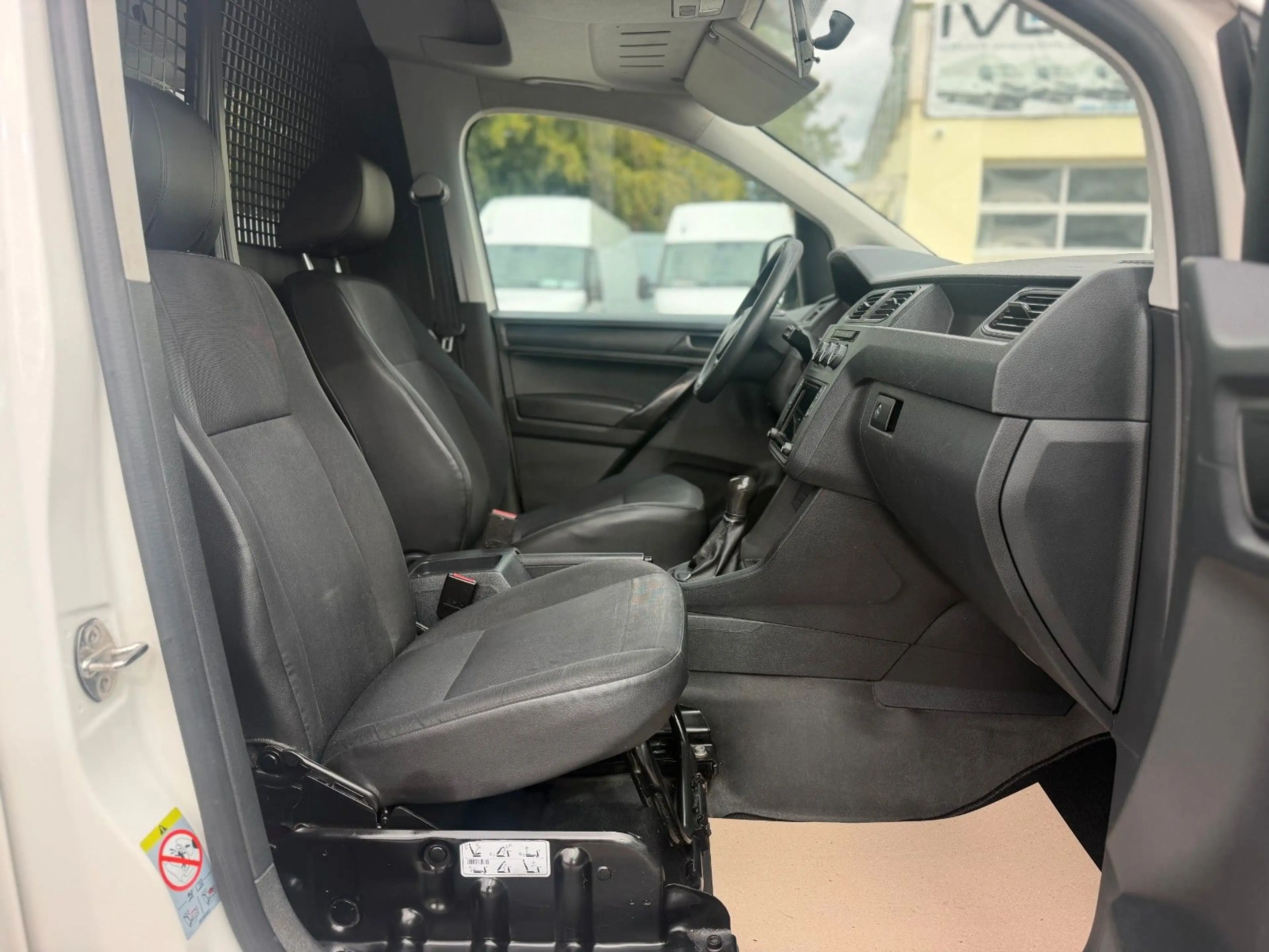 Volkswagen Caddy 1,2 TSI Nfz Kasten SHZ PDC Navi AppleCarPl — photo 12