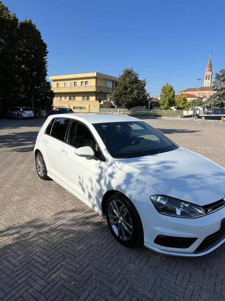 Volkswagen Golf R