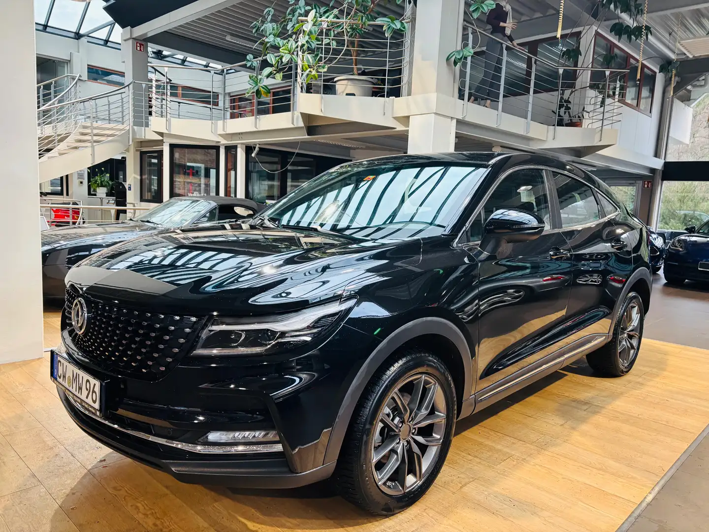 DFSK Fengon 5 Fengon 5 Black - 1