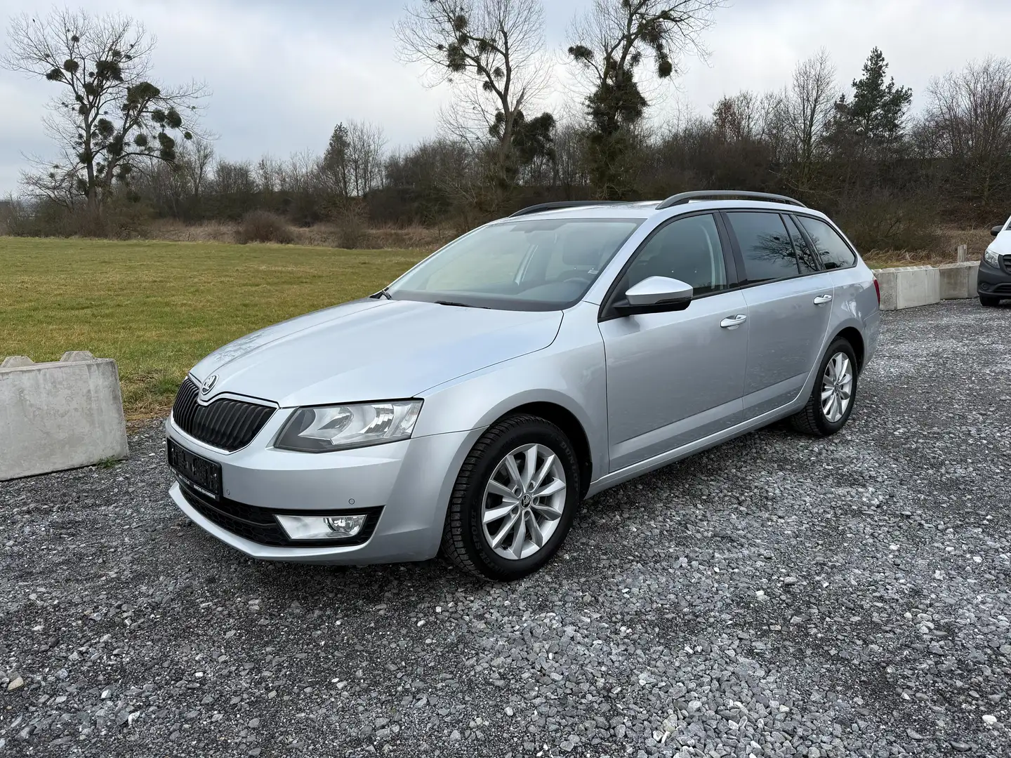 Skoda Octavia 1.0L 115CH **Gps Clim Cruise Euro6** Gris - 1
