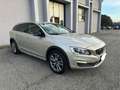 Volvo V60 Cross Country 2.0 d4 Pro geartronic Gris - thumbnail 1