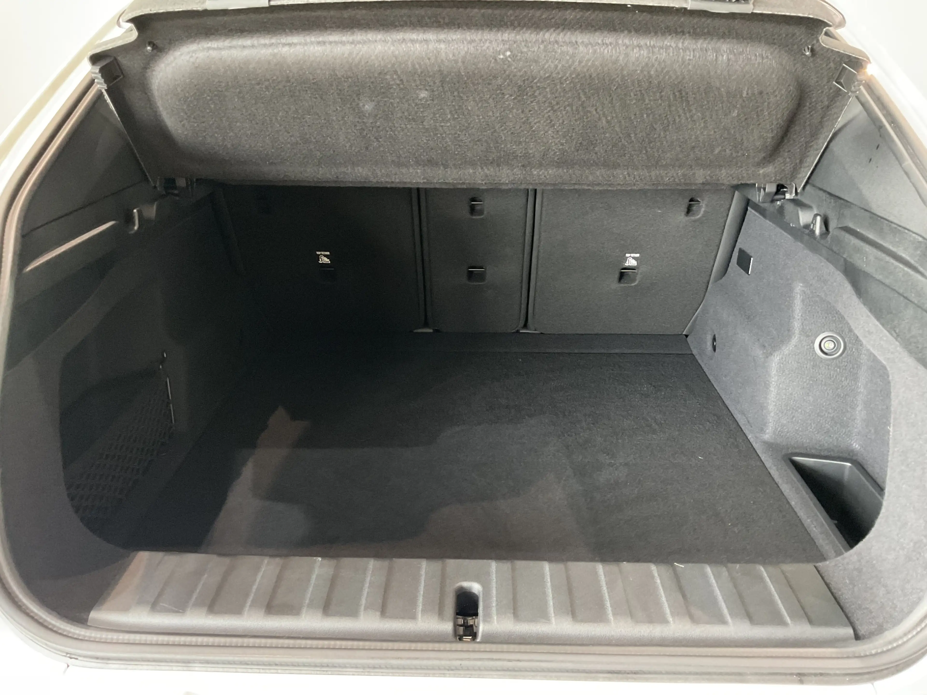 BMW iX2 xDrive30 |M Sportpaket |Aktivsitz |19 M LMR — photo 11