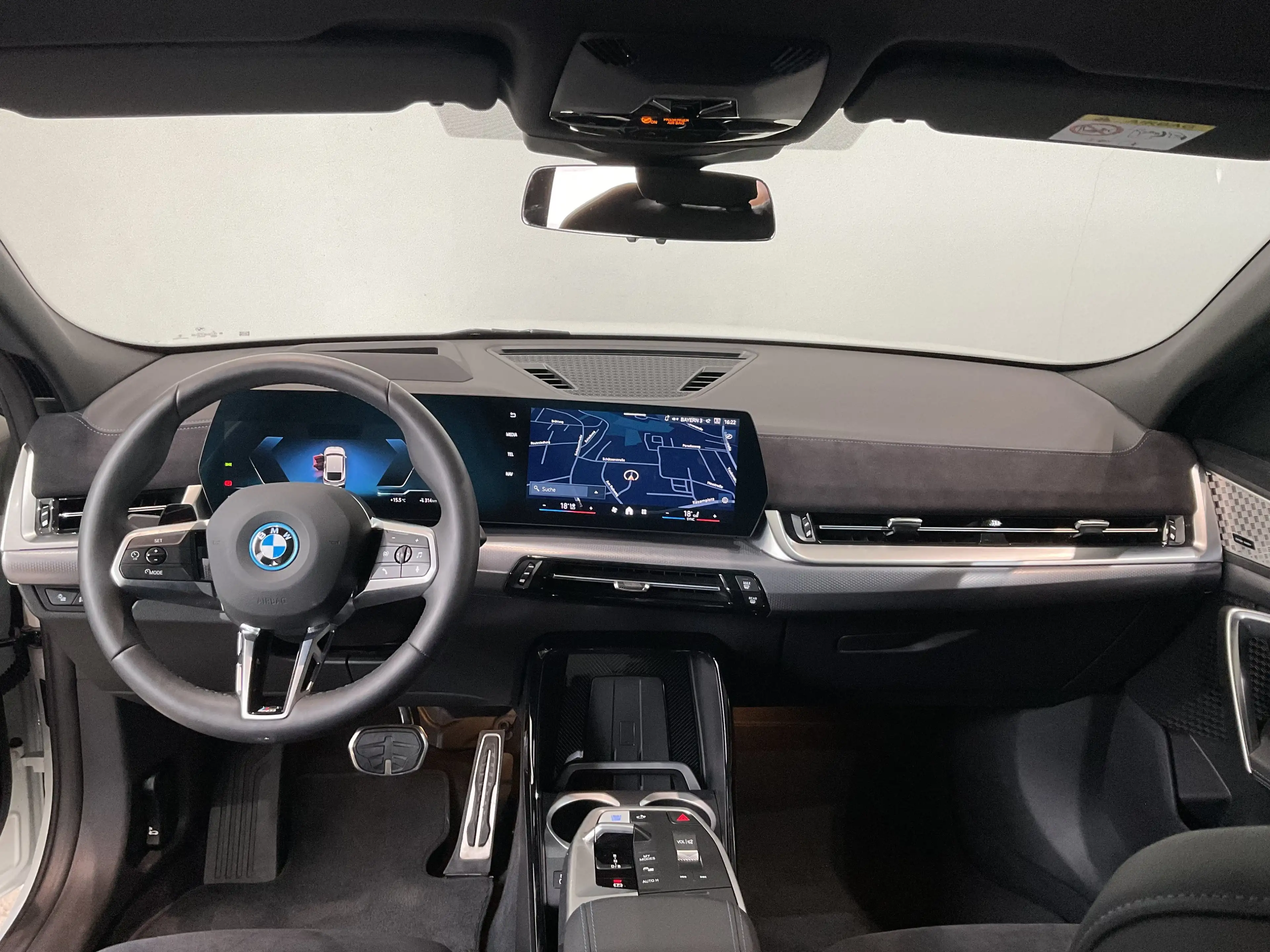BMW iX2 xDrive30 |M Sportpaket |Aktivsitz |19 M LMR — photo 3