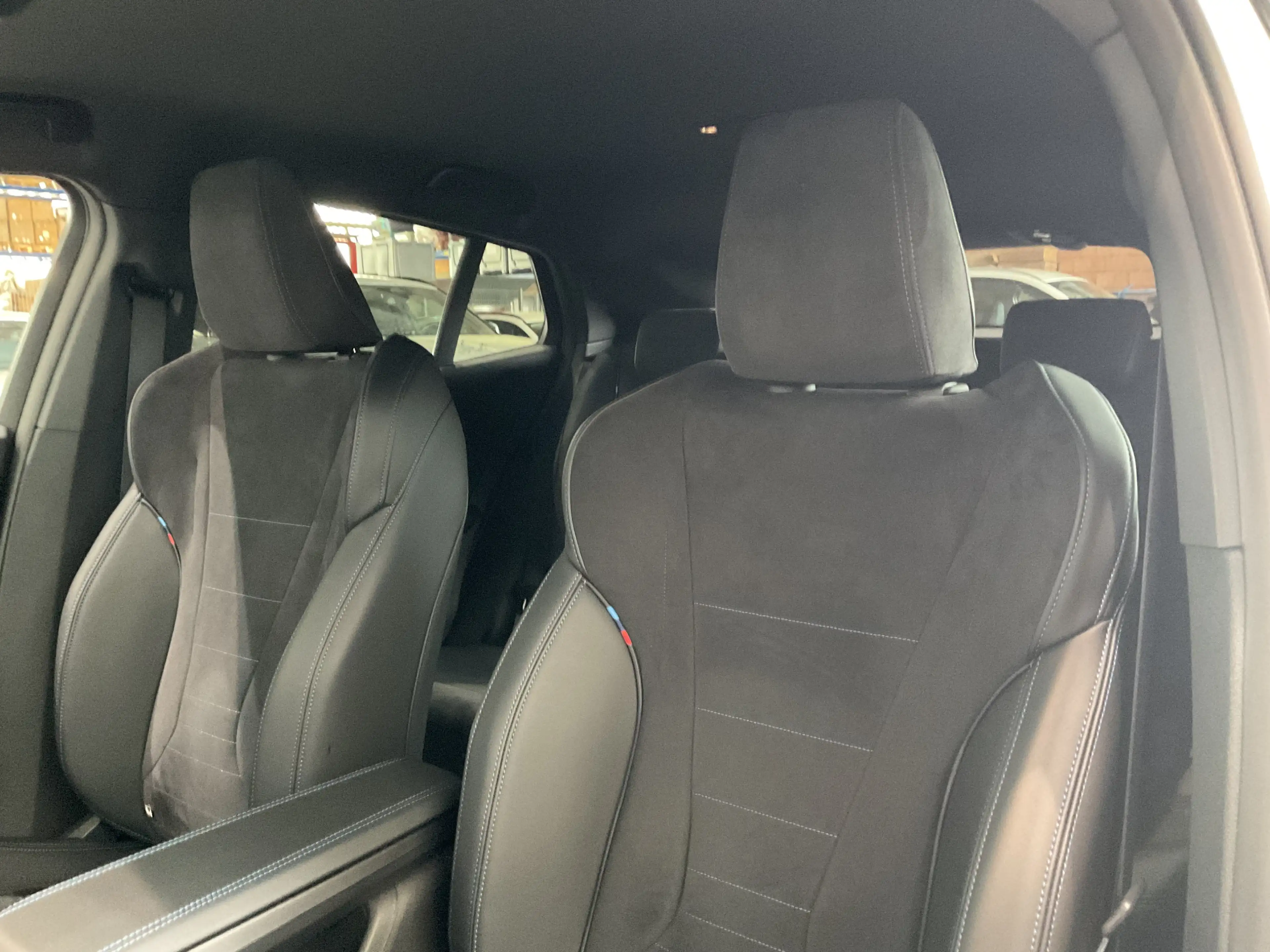 BMW iX2 xDrive30 |M Sportpaket |Aktivsitz |19 M LMR — photo 8