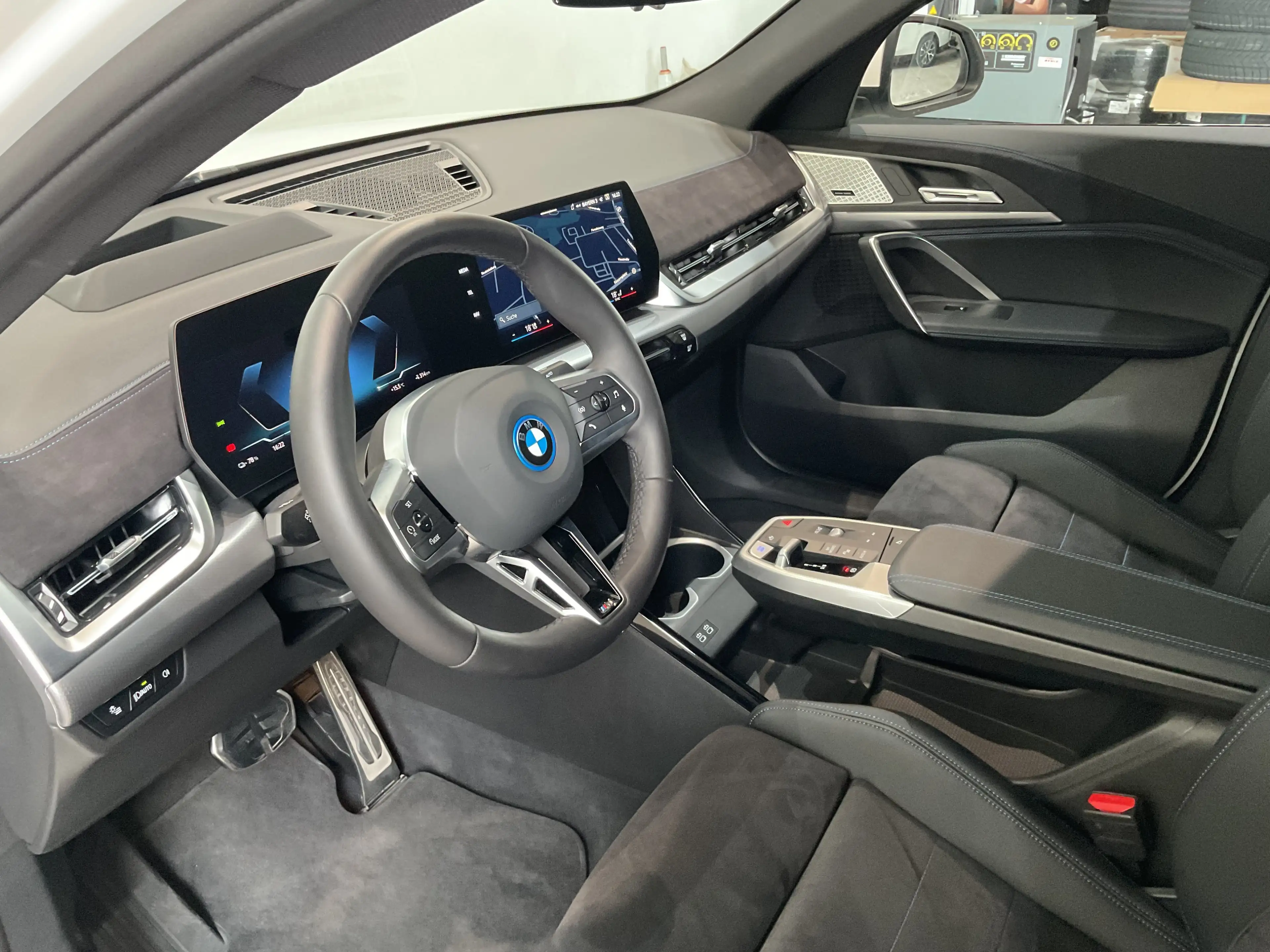 BMW iX2 xDrive30 |M Sportpaket |Aktivsitz |19 M LMR — photo 6
