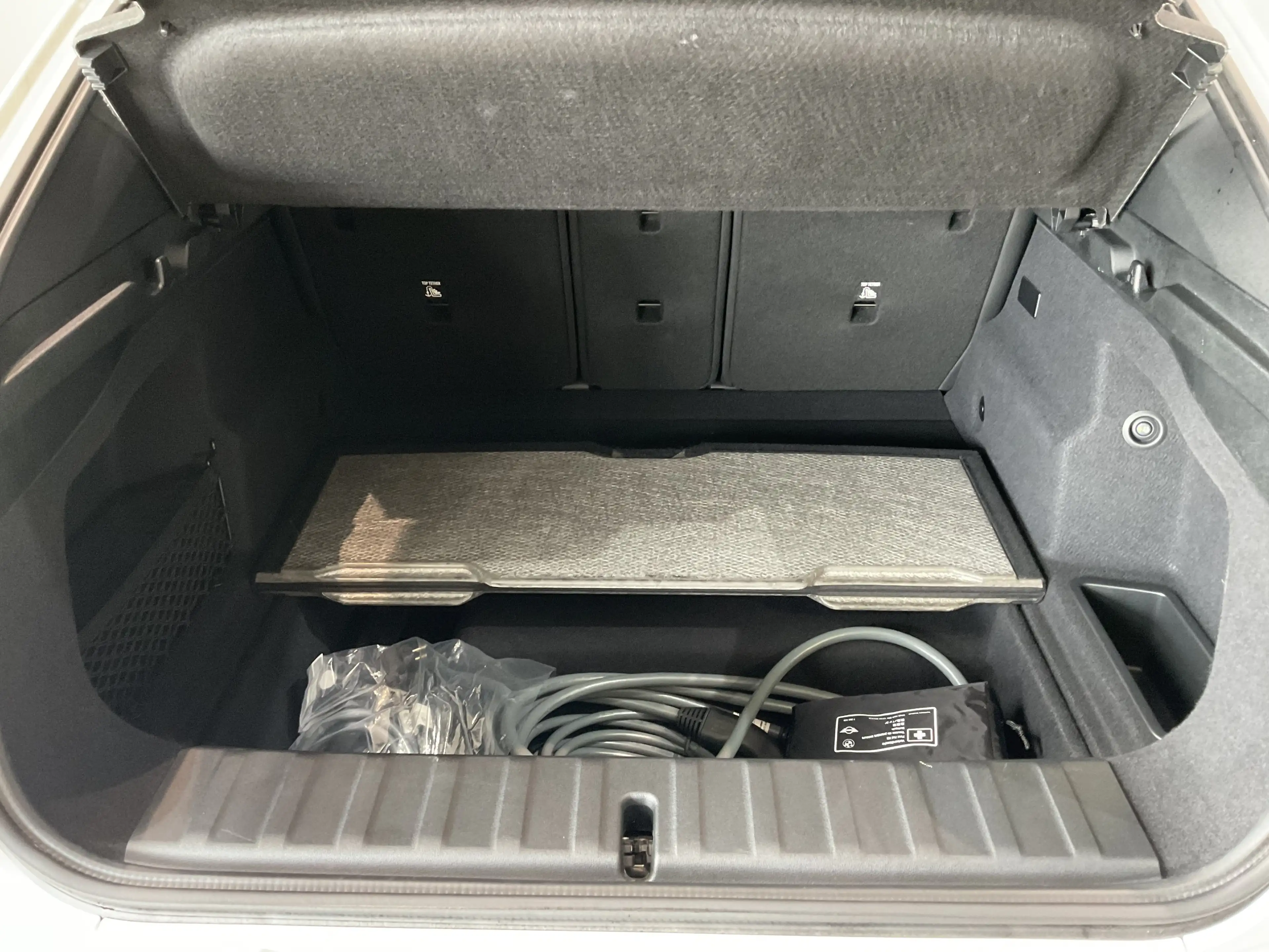 BMW iX2 xDrive30 |M Sportpaket |Aktivsitz |19 M LMR — photo 10