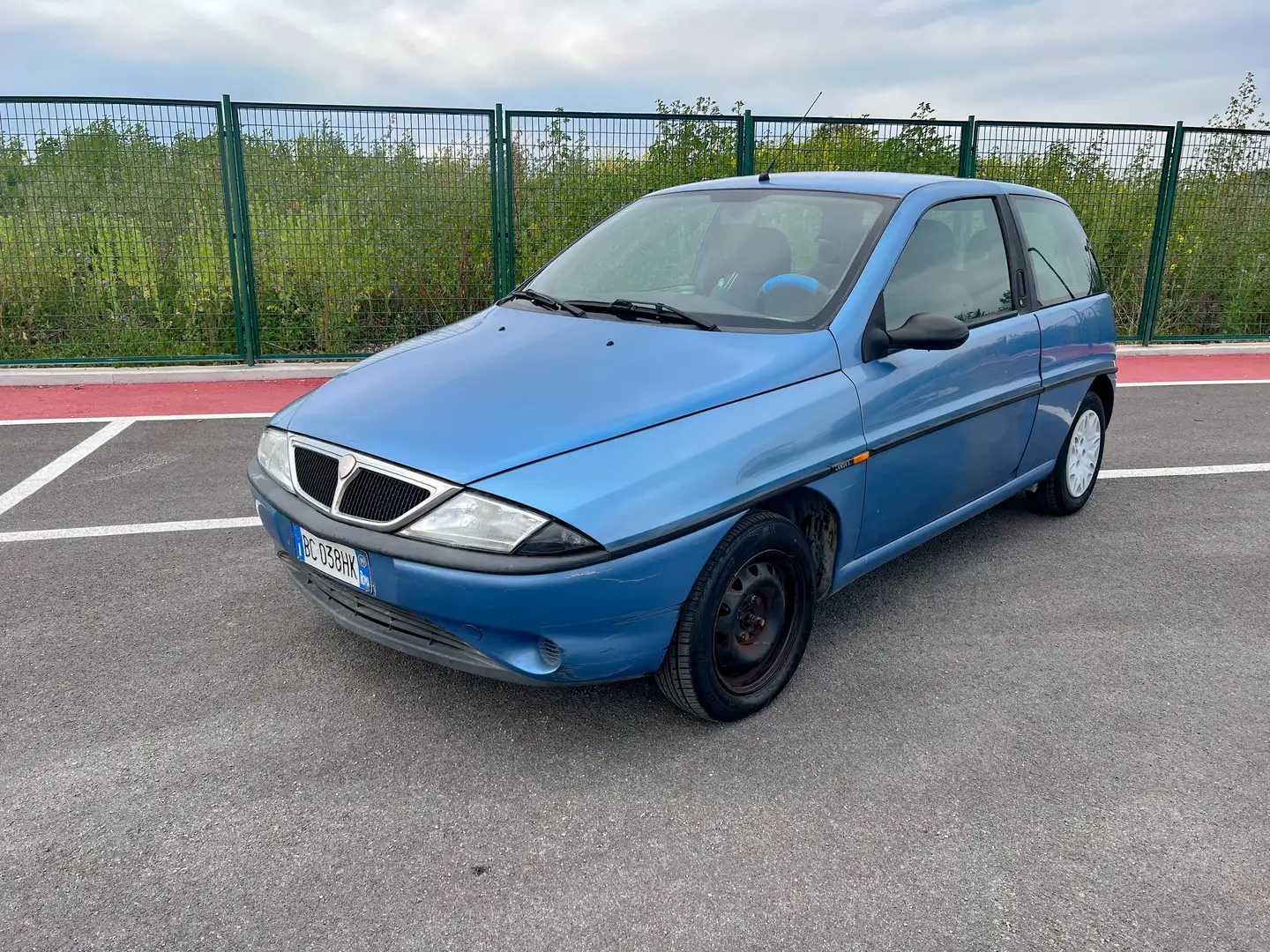 Lancia Y 1.2 LS - 1999 Azul - 2