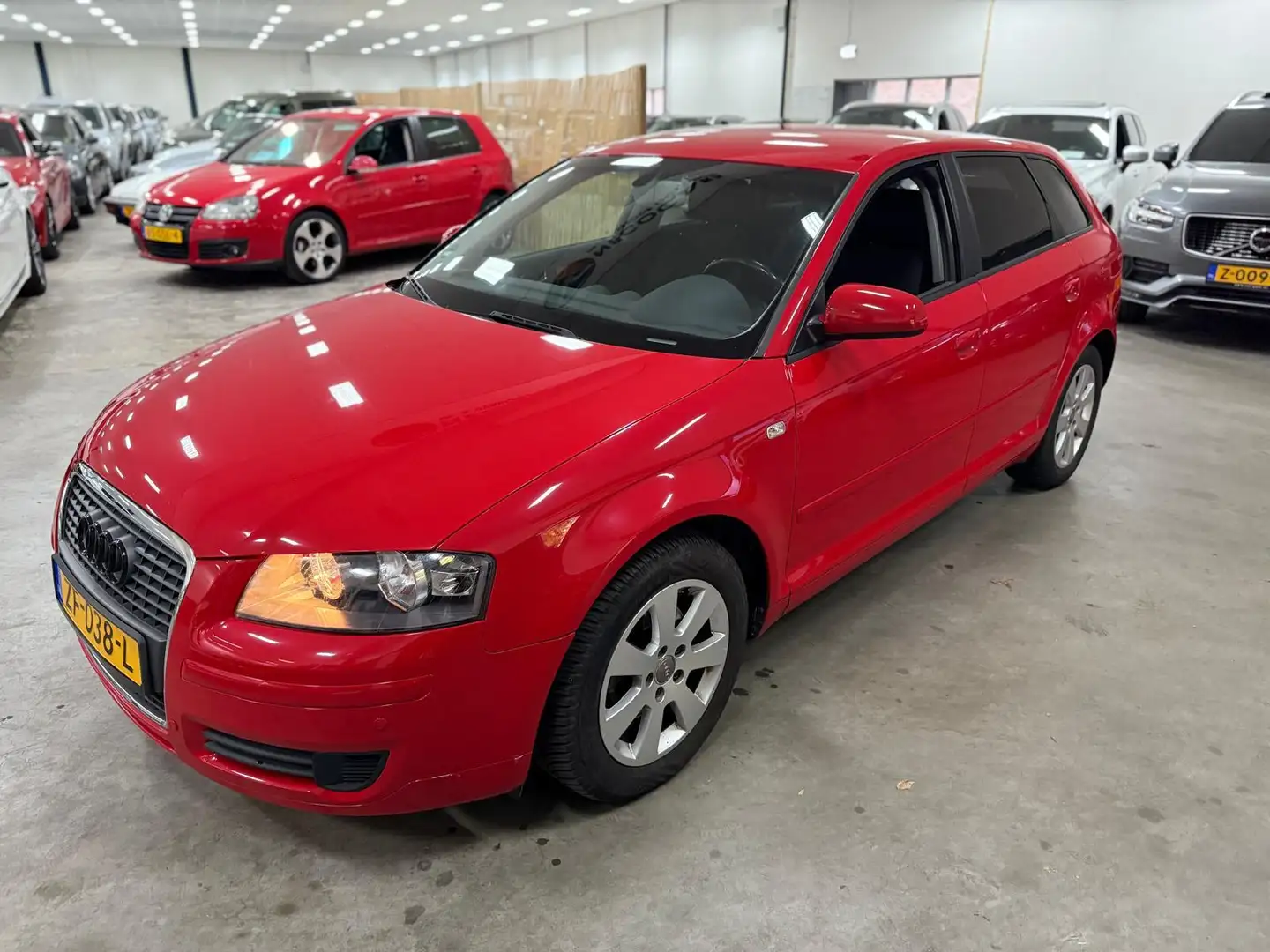 Audi A3 Sportback 1.8 TFSI Attraction / AUTOMAAT / NETTE A Rood - 2
