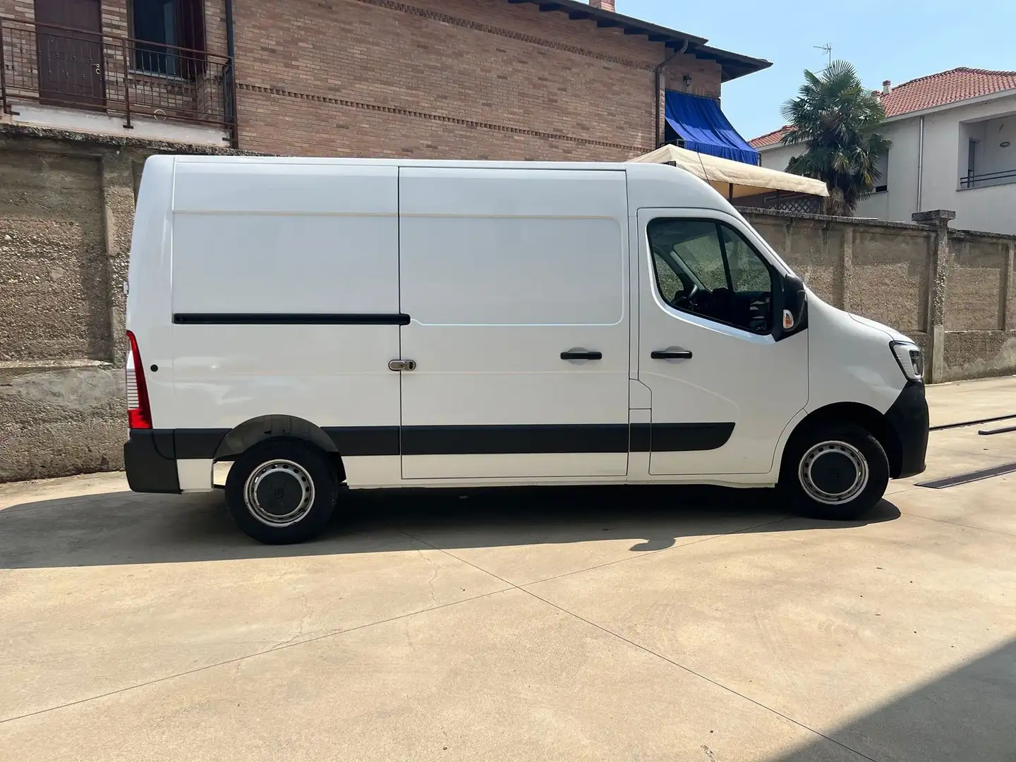 Renault Master T33 2.3 dci 135cv L2H2 Ice Bianco - 2
