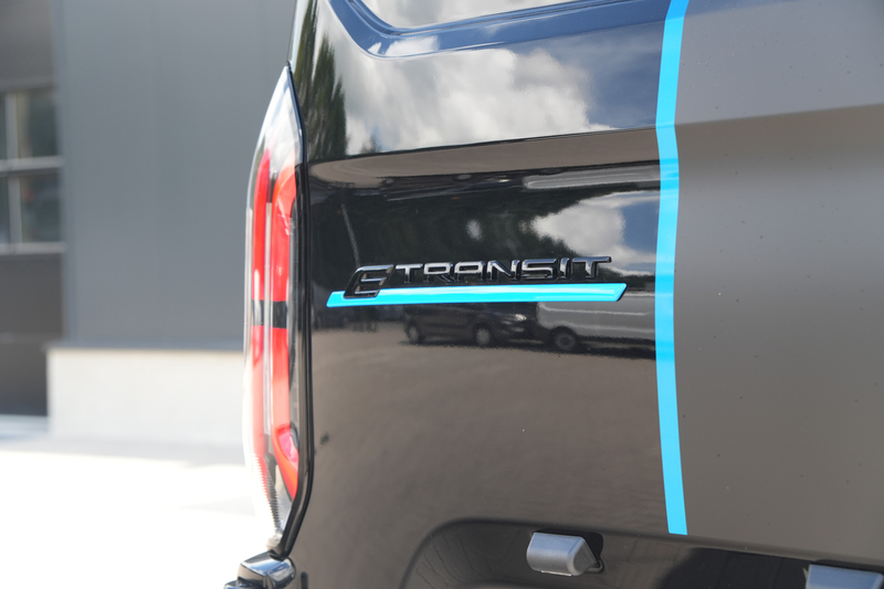 Ford Transit Custom E-Transit 340 L2H1 Sport 71 kWh 218pk - ACC - B&O — photo 17