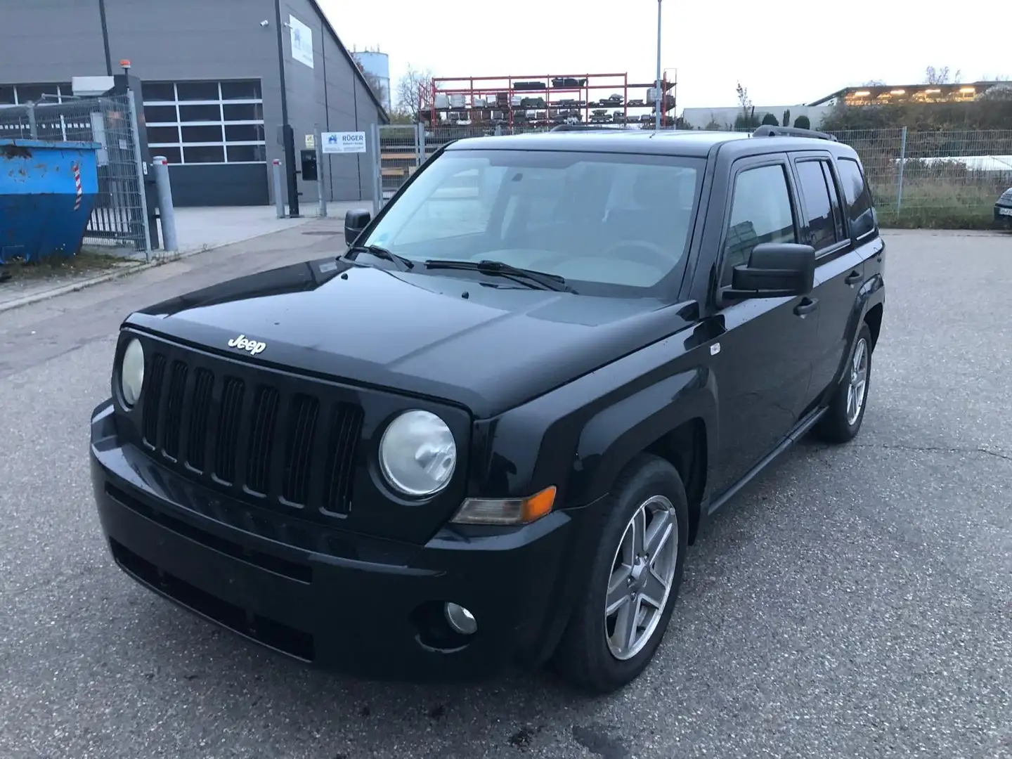 Jeep Patriot Sport 2.4 Gasumbau Schwarz - 1