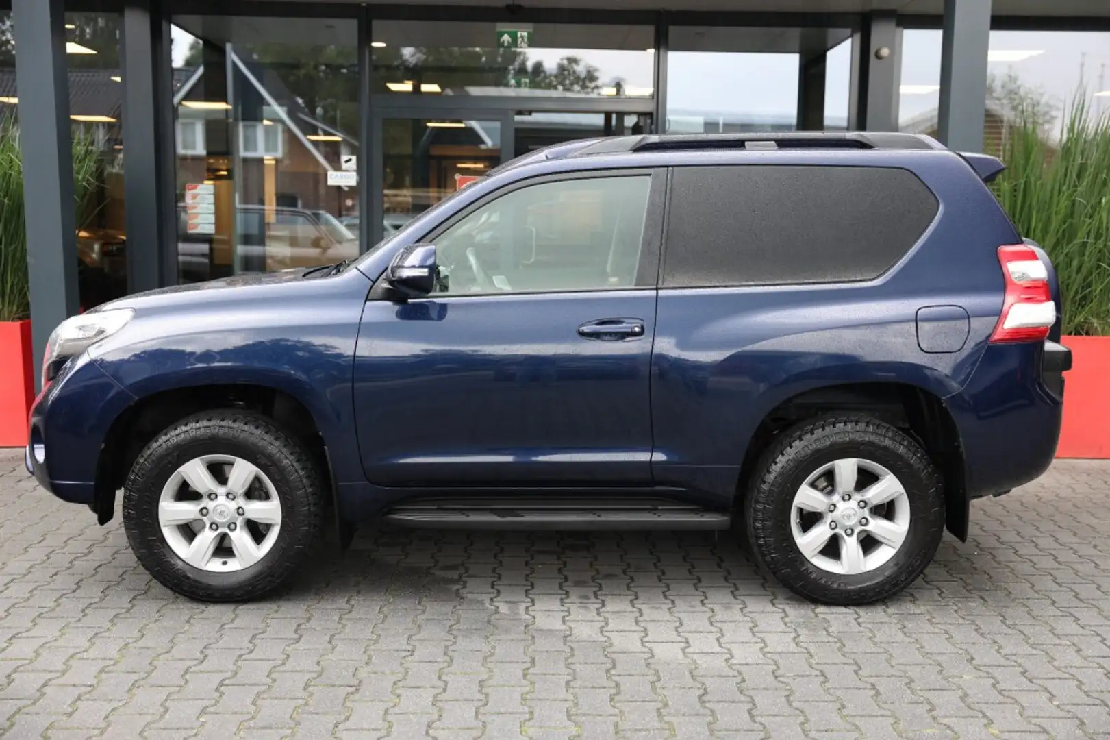 Toyota Land Cruiser 3.0 D-4D 3DRS VX A/T VAN Blauw - 2