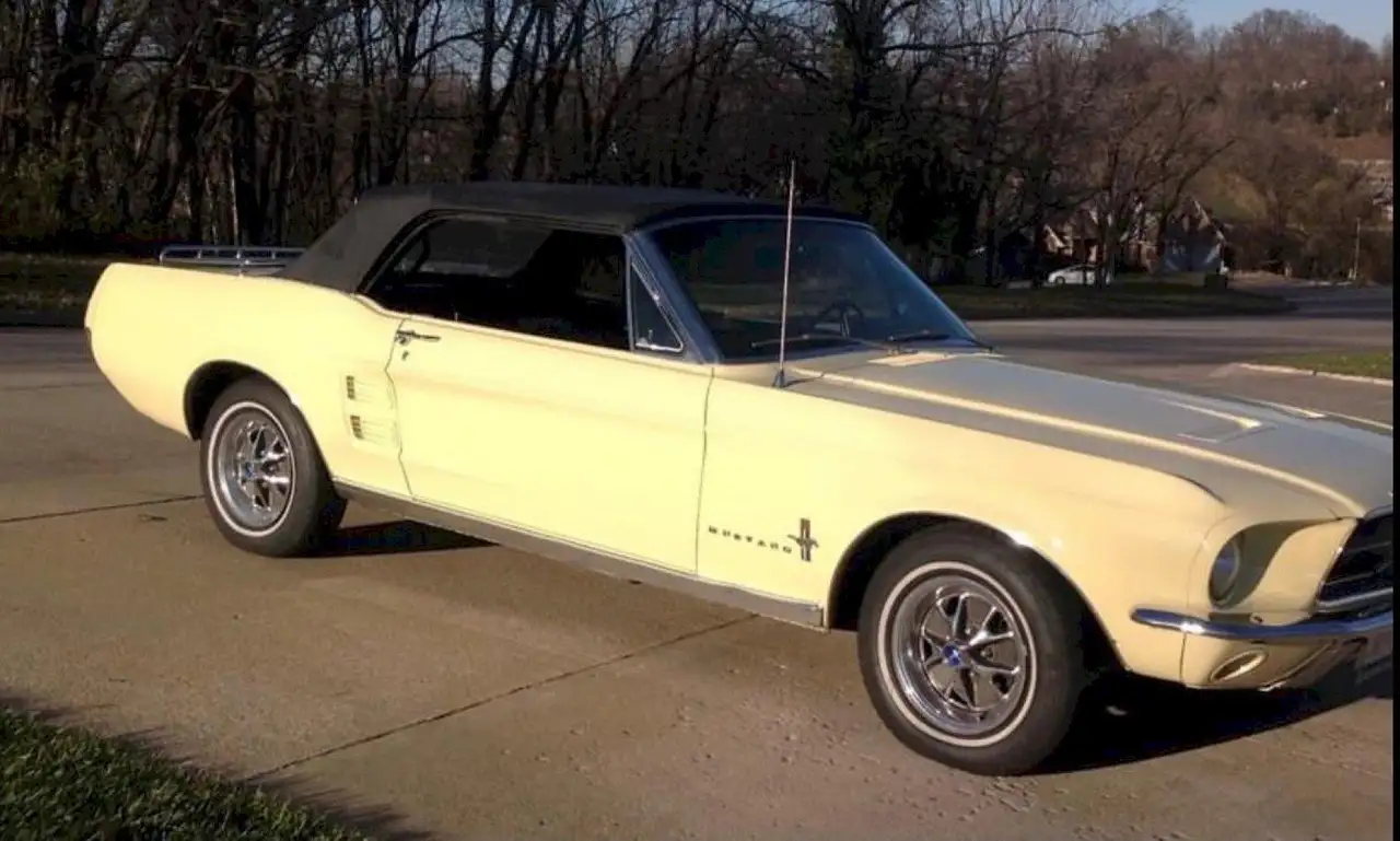 Ford Mustang Convertible s-code 390-320hp, foto 9