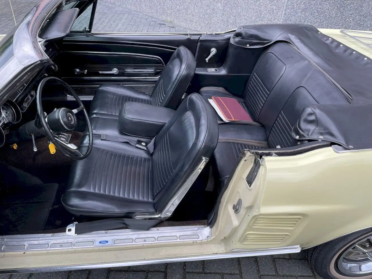 Ford Mustang Convertible s-code 390-320hp, foto 12