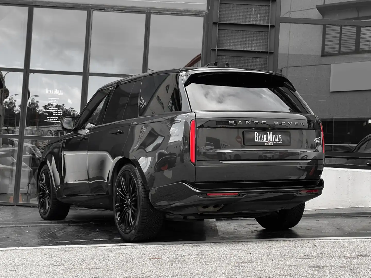 Land Rover Range Rover 3.0D I6 MHEV HSE SWB AWD Aut. Gris - 2