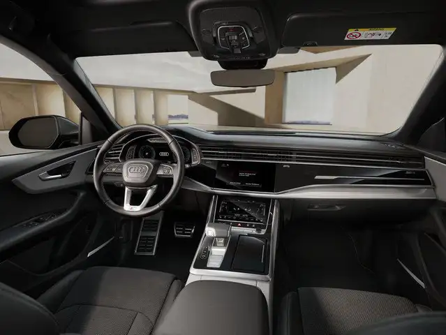 Audi Q8 view 4