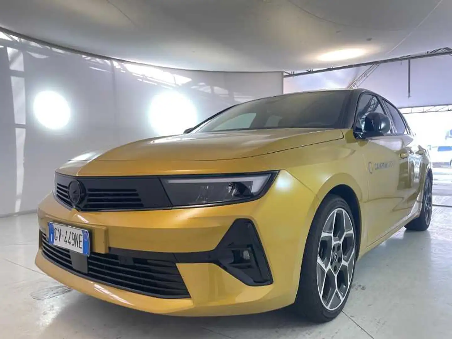 Opel Astra 1.2 Turbo GS Giallo - 1