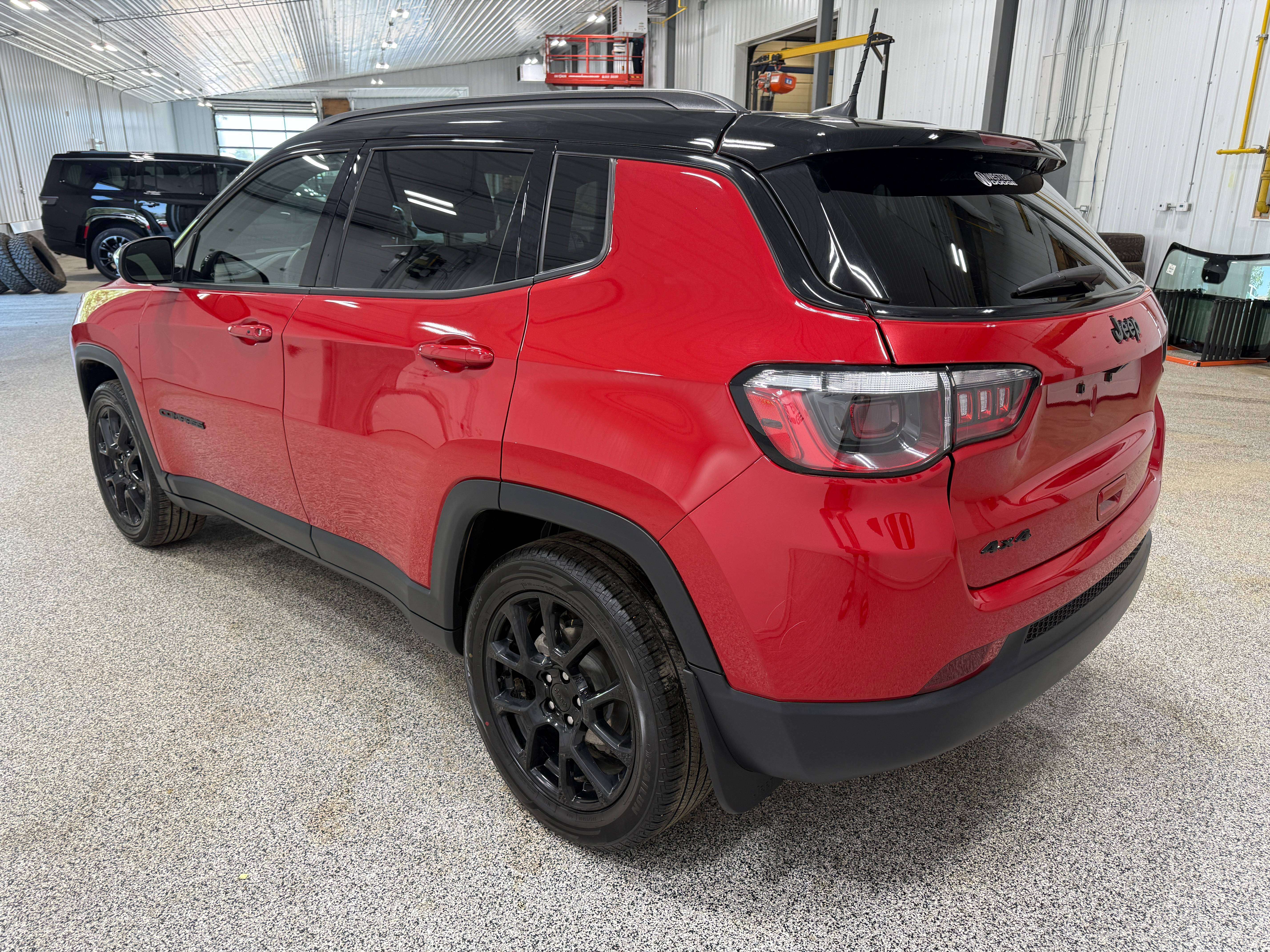 2024 Jeep Compass ALTITUDE 4X4 | HEATED LEATHER SEATS | HEATED WHEEL — снимка 5