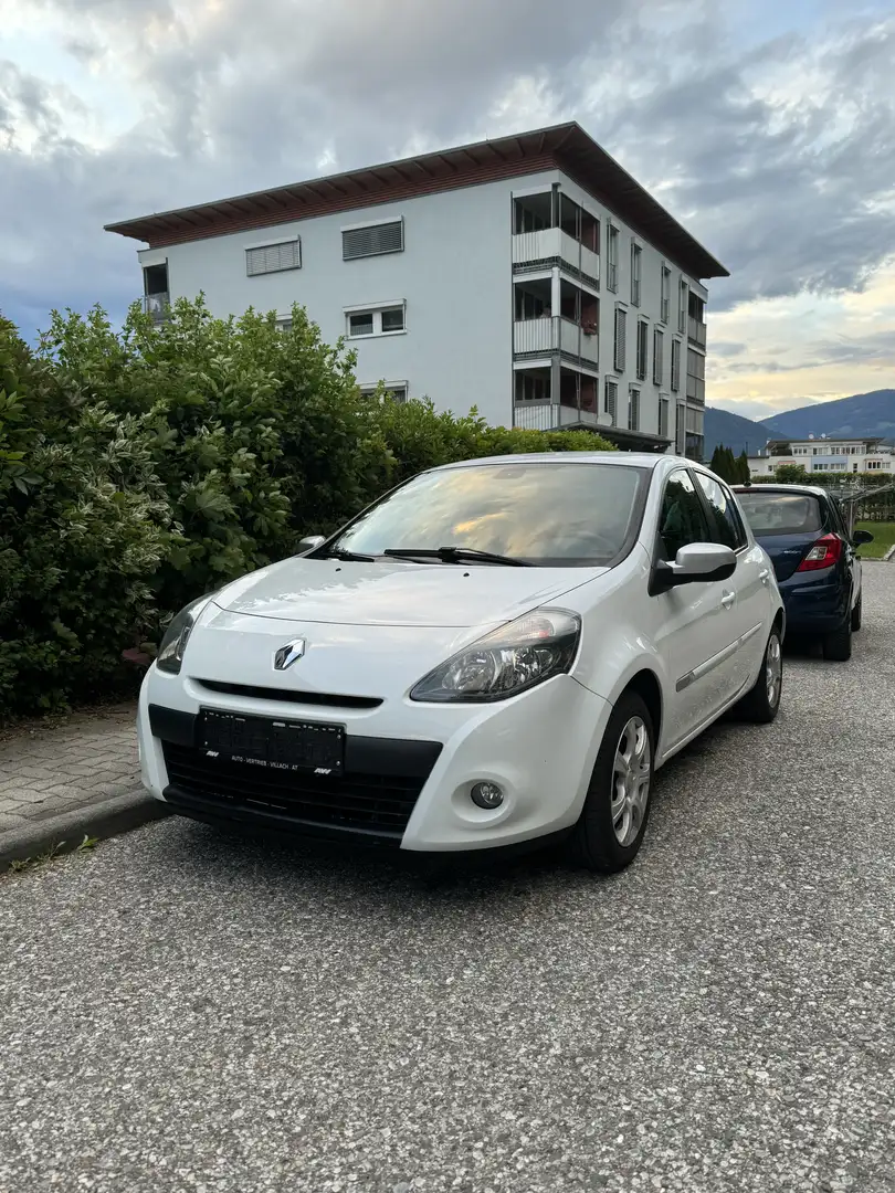 Renault Clio Success 1,2 16V 75 Weiß - 1
