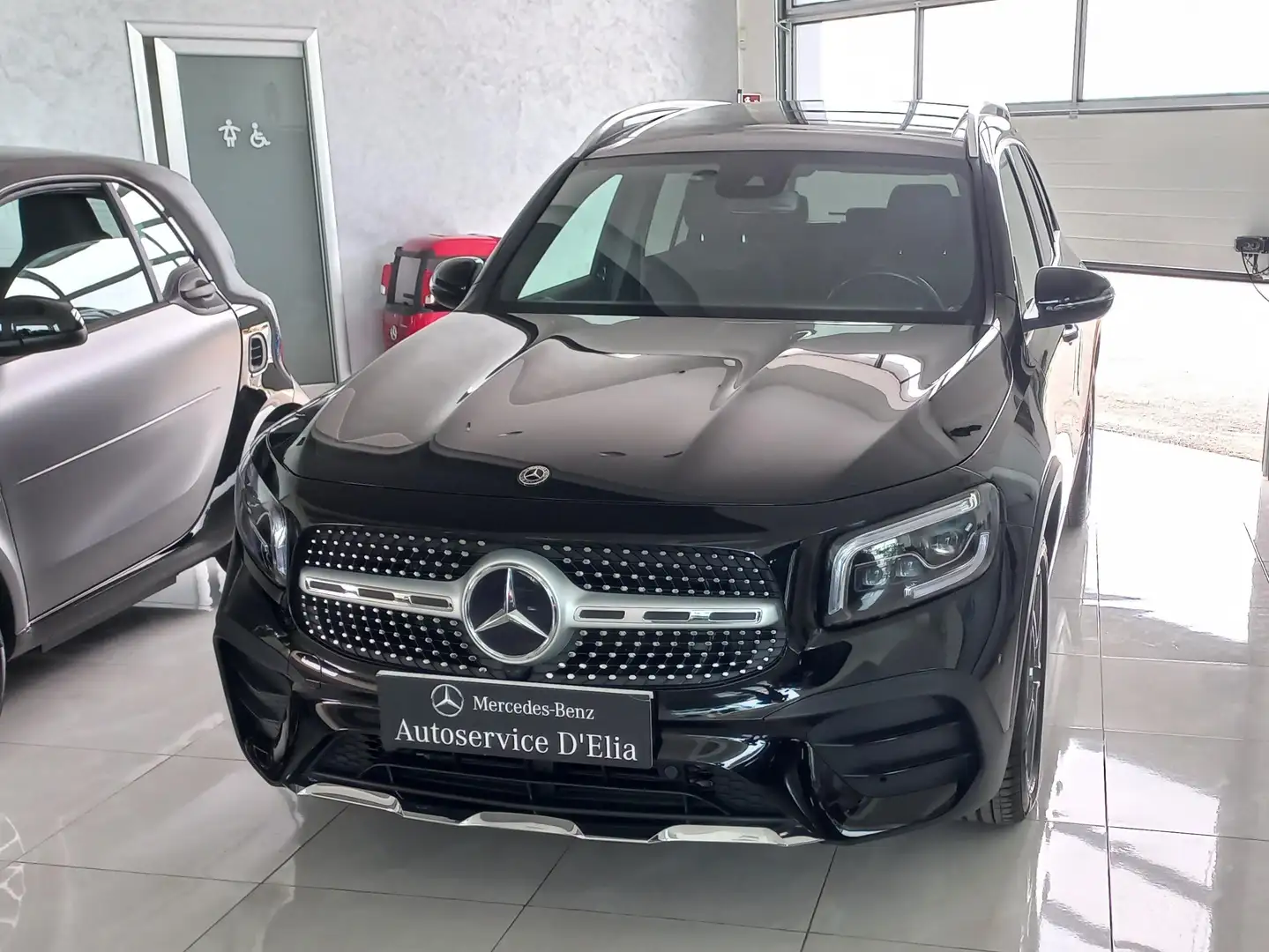 Mercedes-Benz GLB 200 d AMG LINE PREMIUM auto **TETTO PANORAMA** - 2