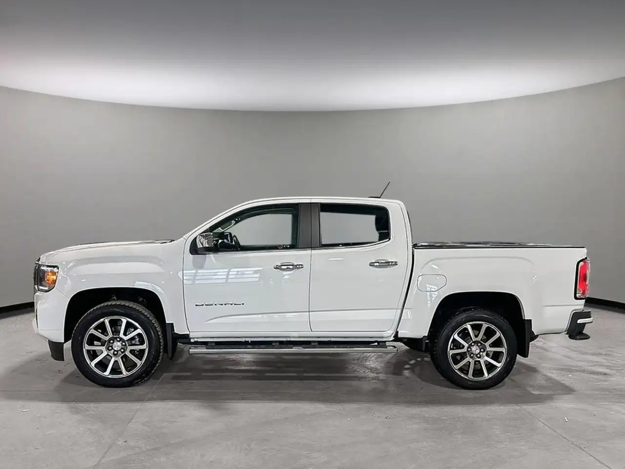 GMC Canyon снимка GMC Canyon
