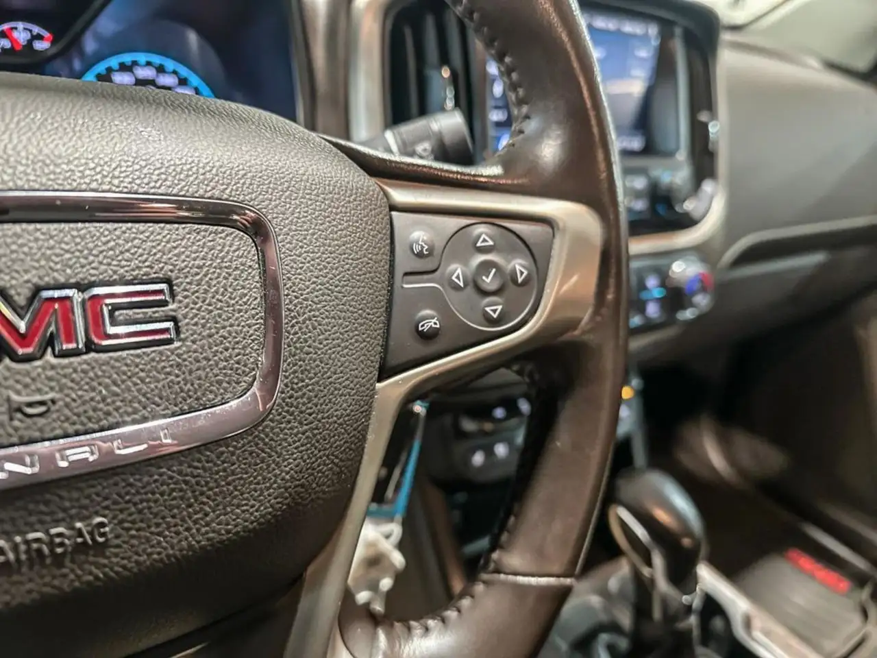 GMC Canyon снимка GMC Canyon