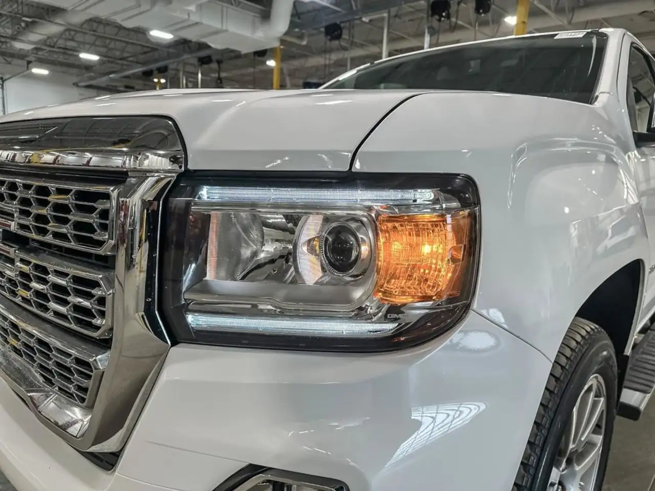 GMC Canyon снимка GMC Canyon