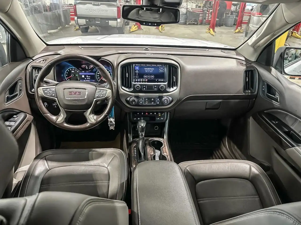GMC Canyon снимка GMC Canyon