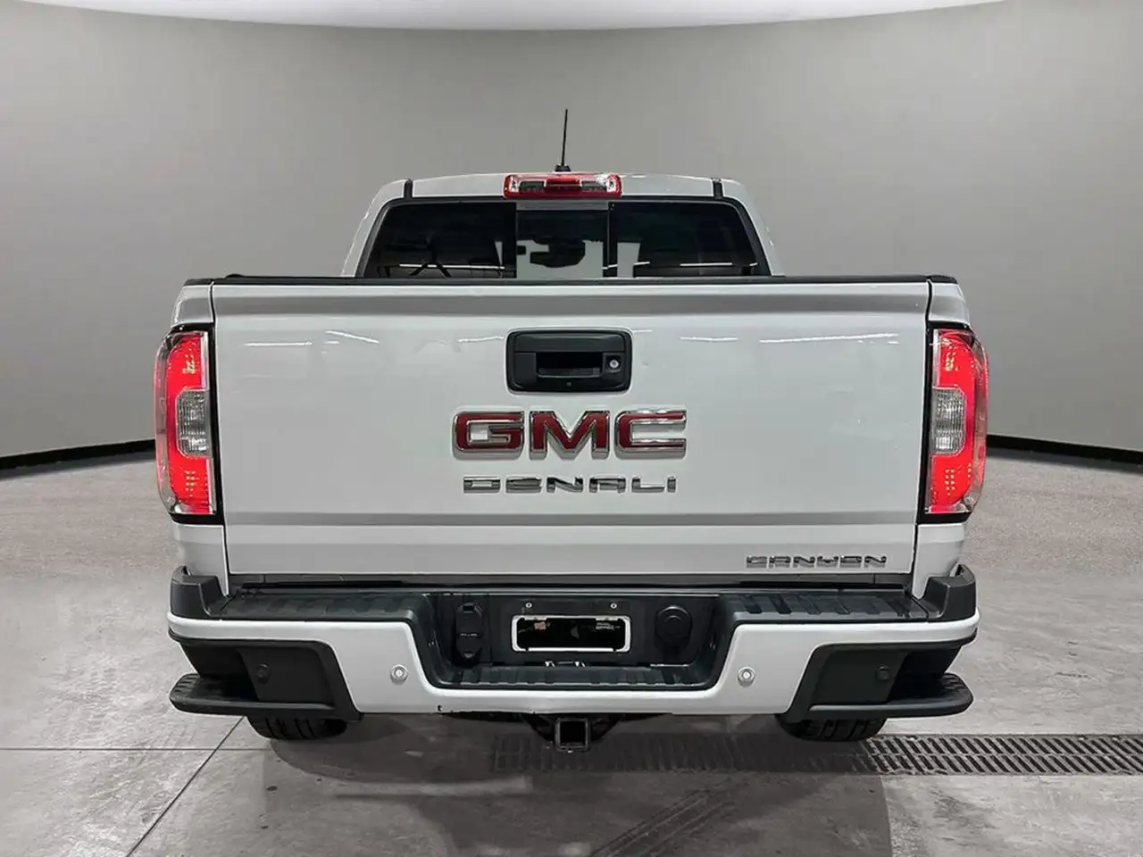 GMC Canyon снимка GMC Canyon