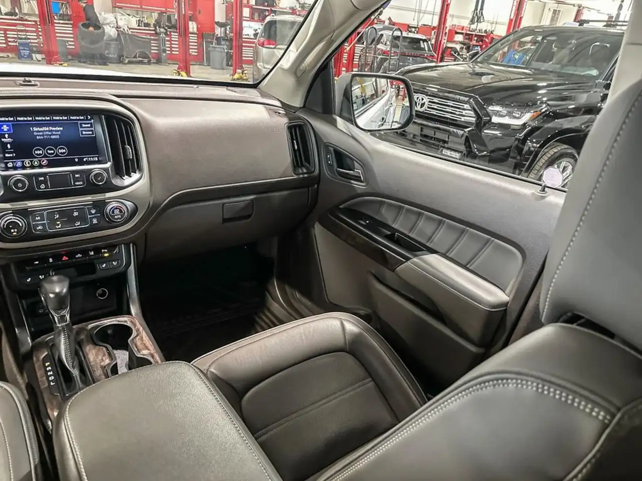 GMC Canyon снимка GMC Canyon