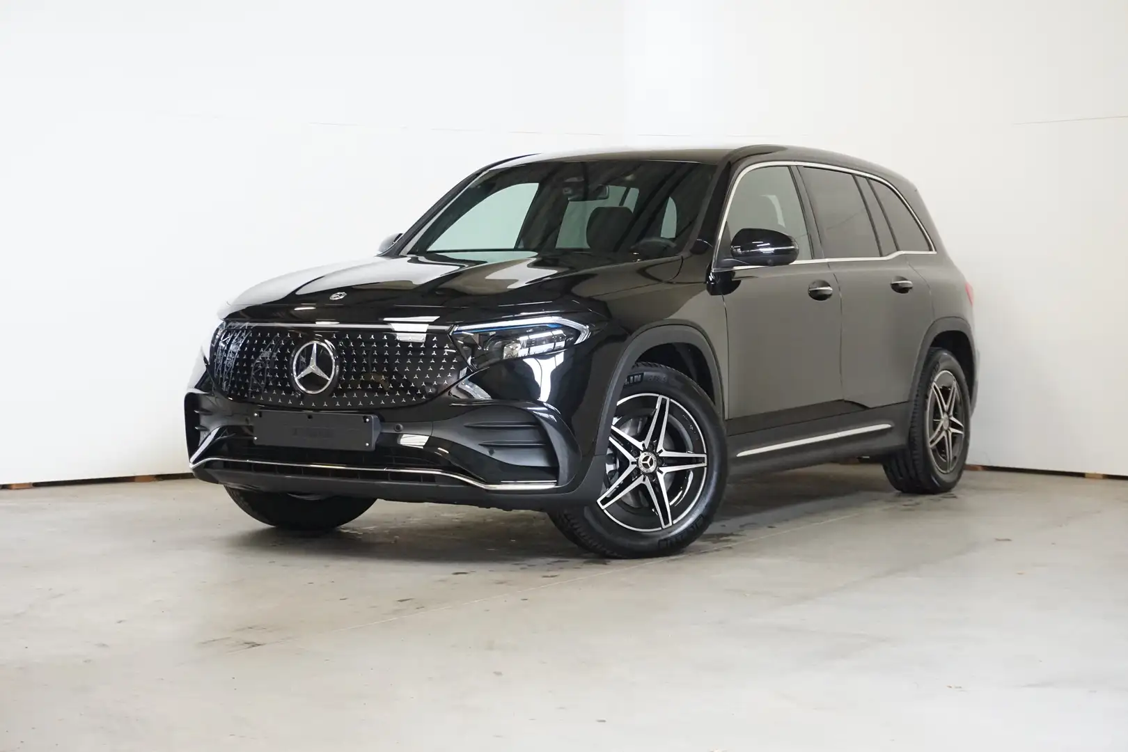 Mercedes-Benz EQB 300 4MATIC- AMG - RIJASSISTENTIE PAKKET - BURMESTER Negro - 1